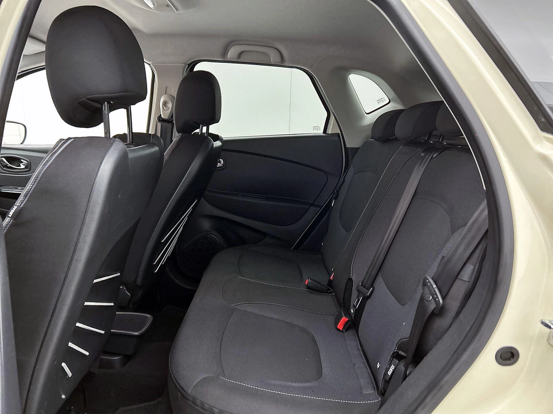 Renault-Captur-image-25