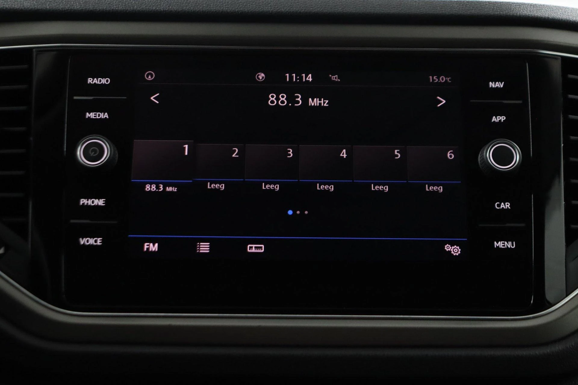 Volkswagen-T-Roc-image-11