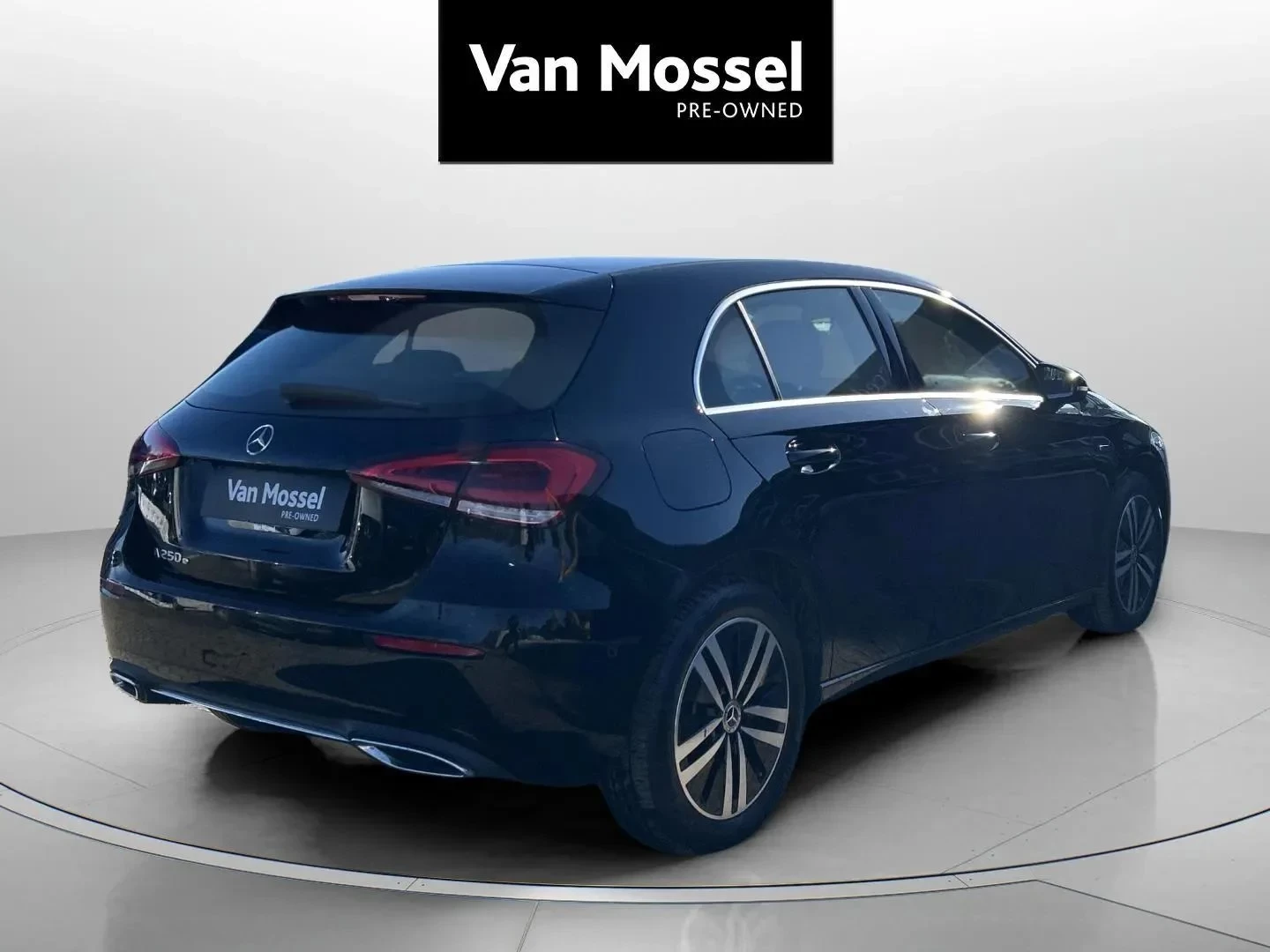 Mercedes-Benz-A-Klasse-image-4