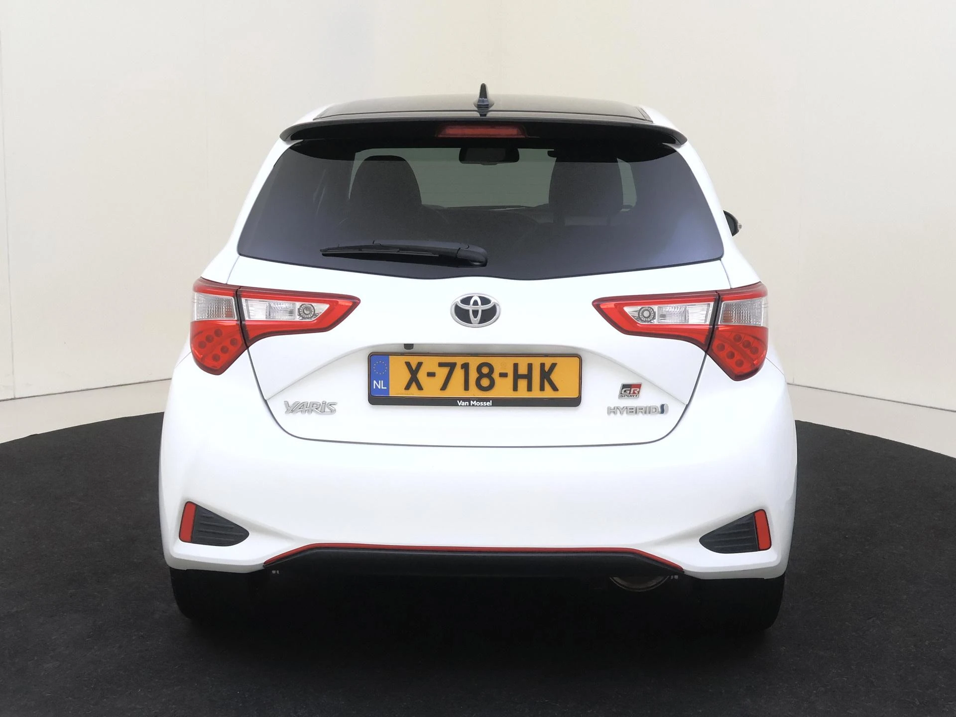Toyota-Yaris-image-6