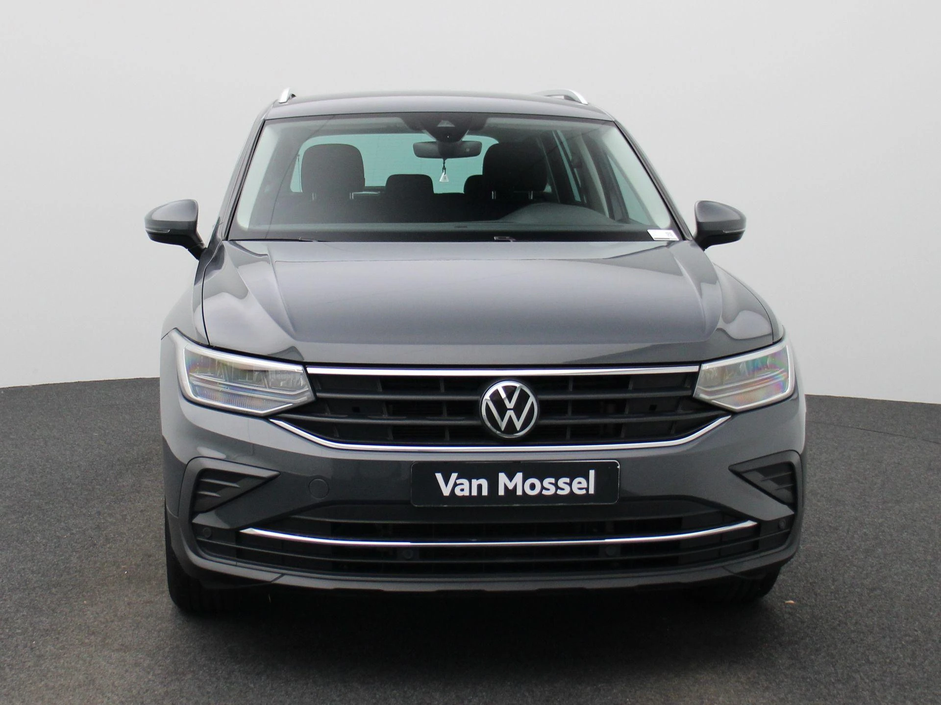 Volkswagen-Tiguan-image-2