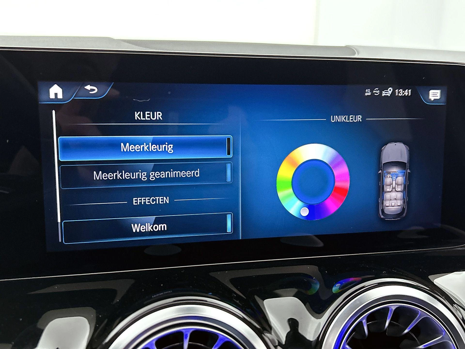 Mercedes-Benz-GLA-image-42