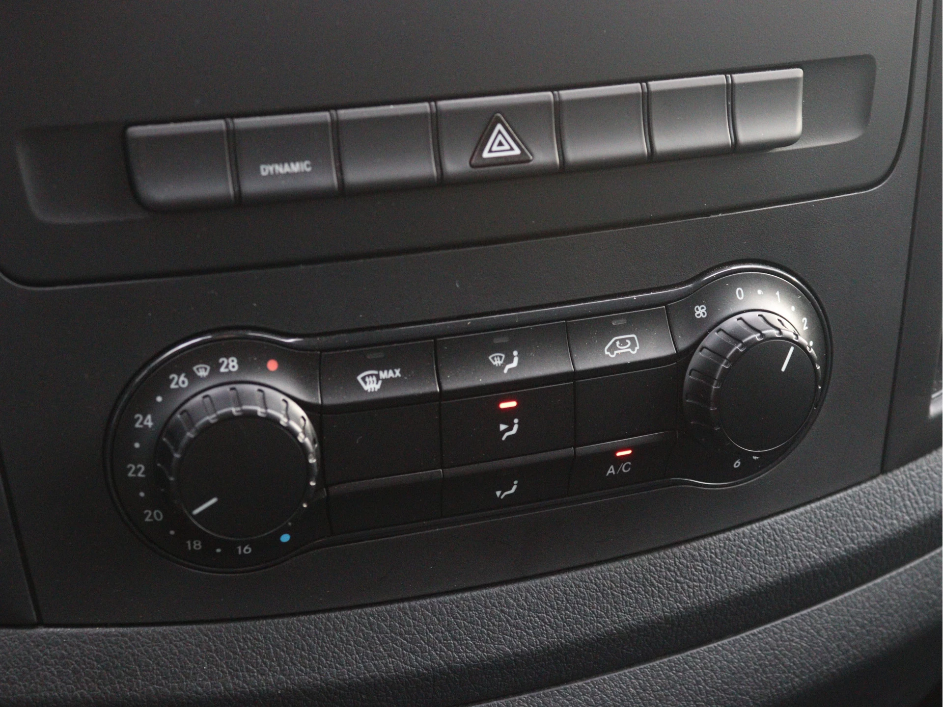 Mercedes-Benz-eVito-image-10