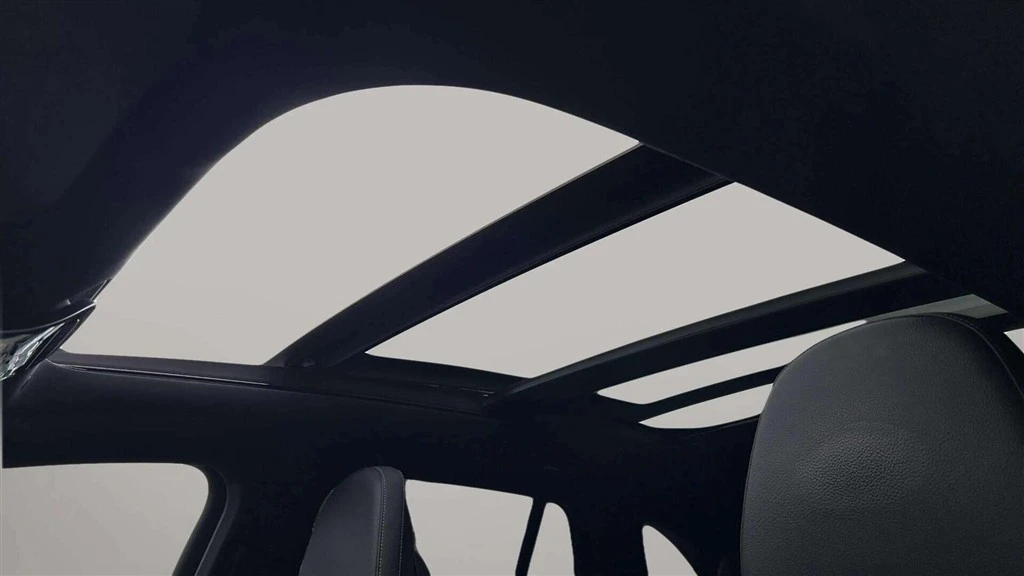 Mercedes-Benz-EQE-image-10