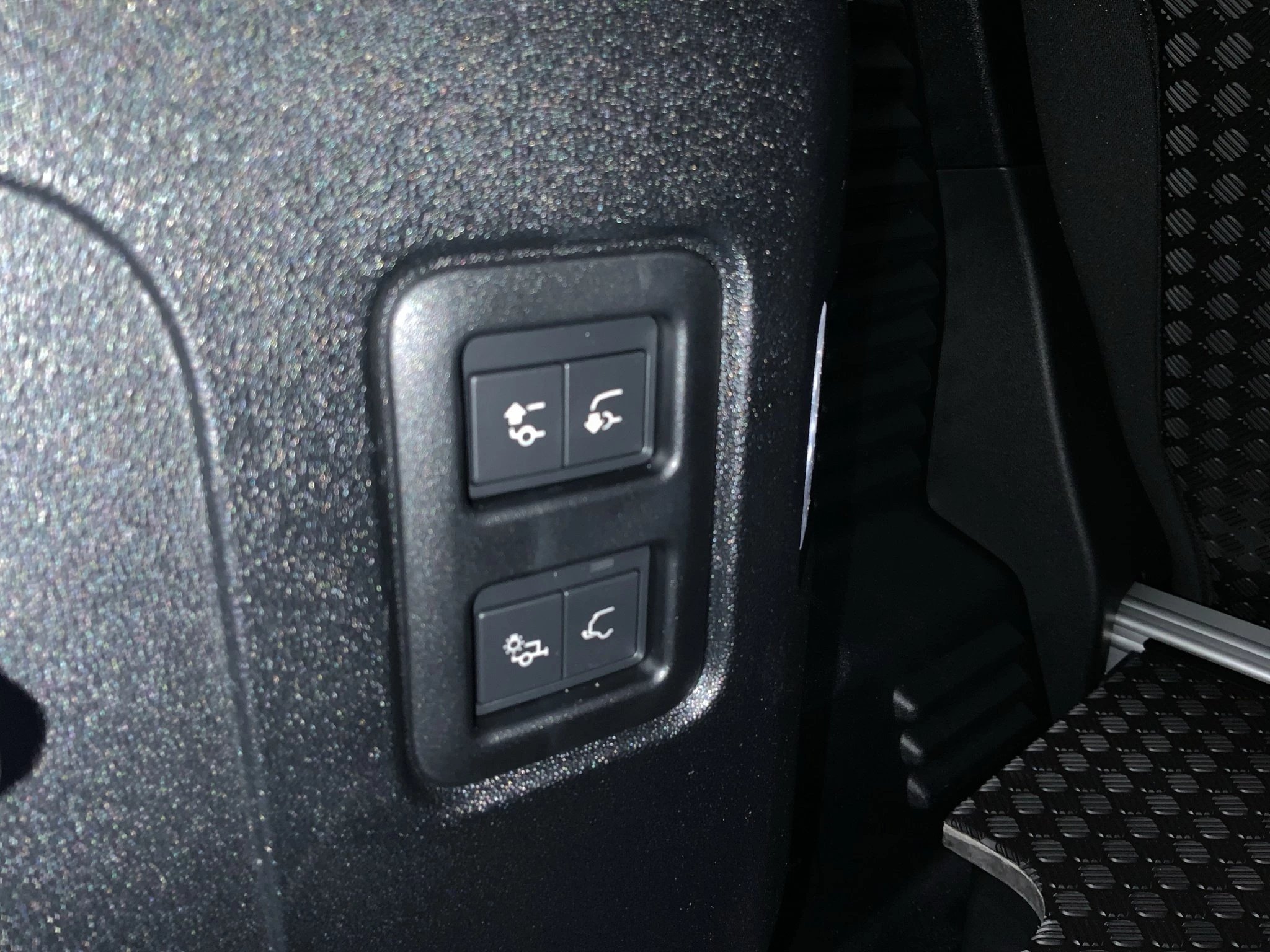 Land Rover Defender 90 X-Dynamic SE D250