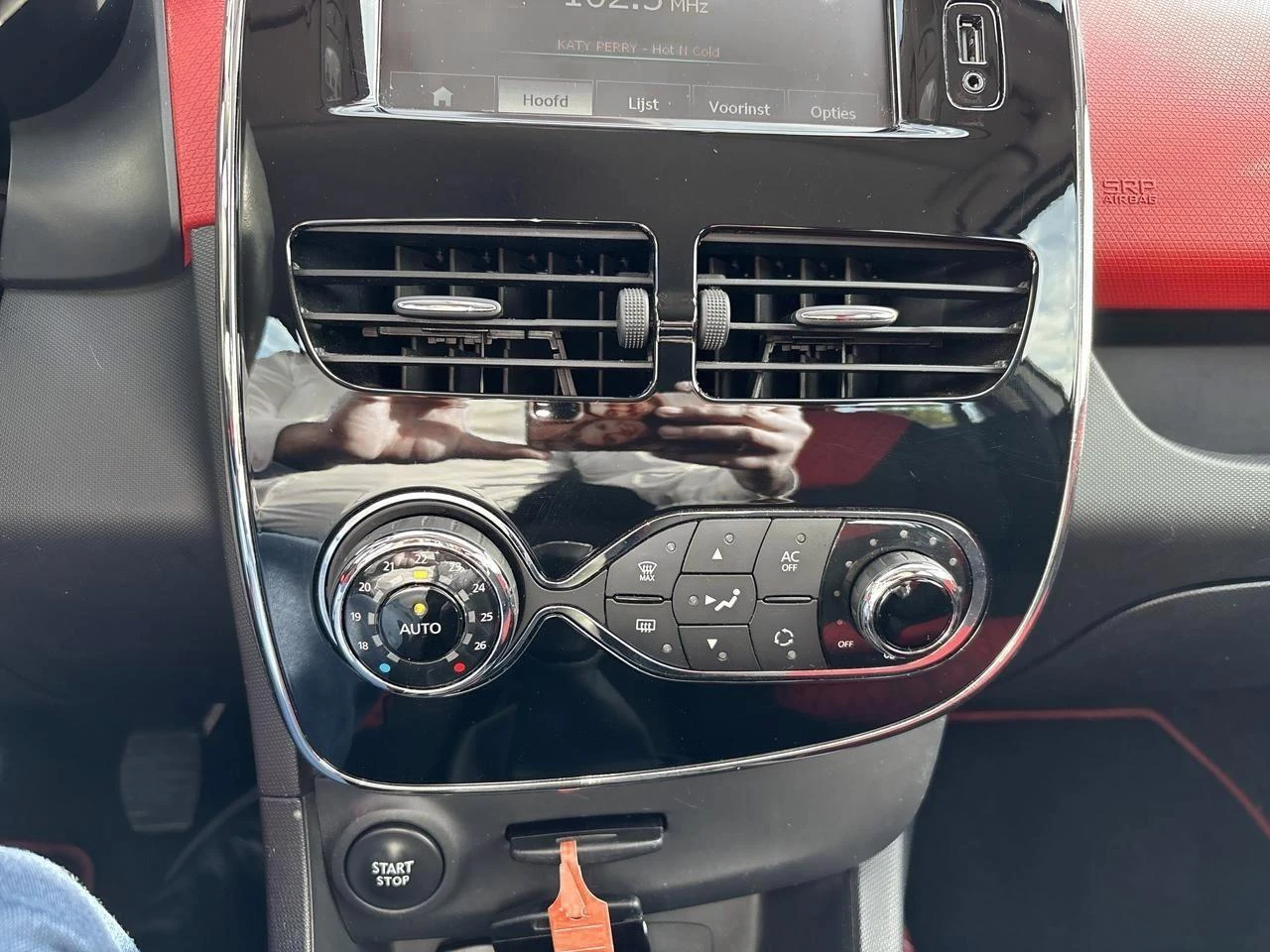 Renault-Clio-image-12