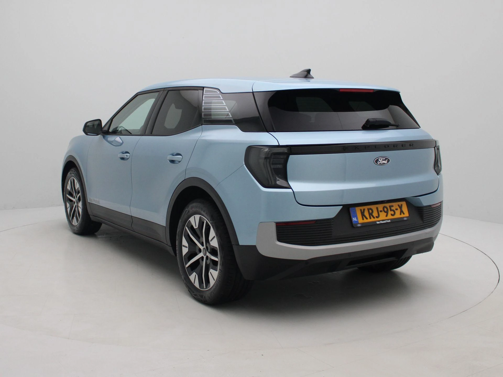 Ford-Explorer-image-1