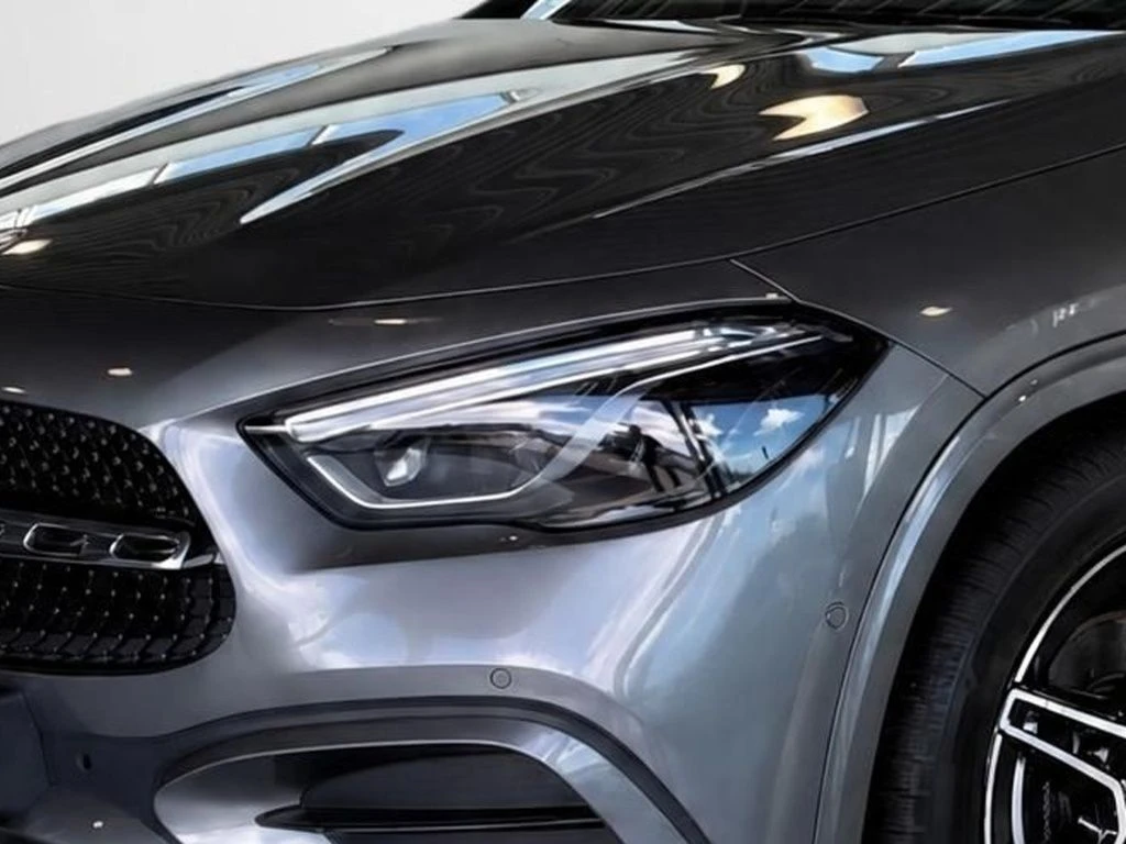 Mercedes-Benz-GLA 200 d-image-4