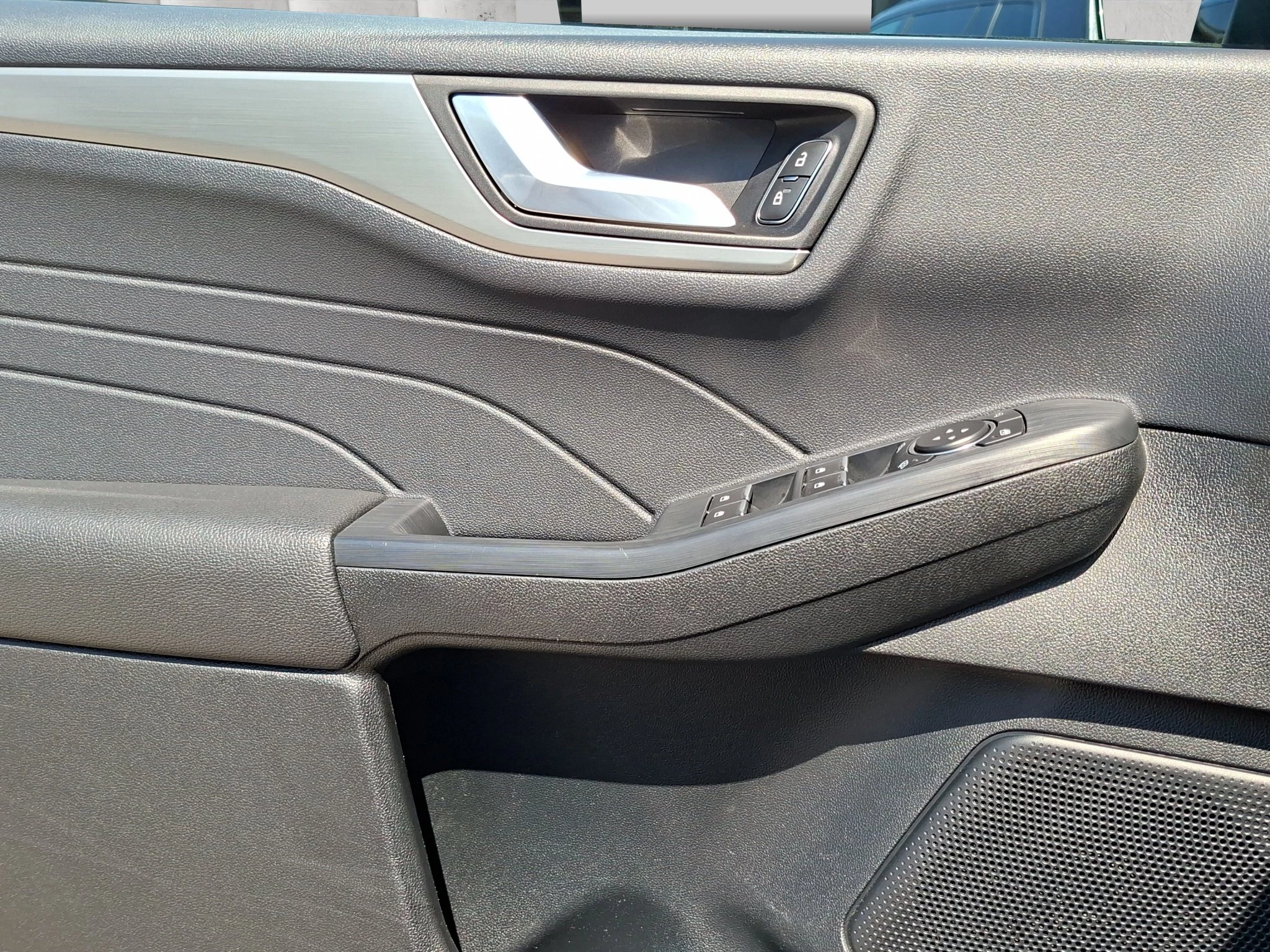 Ford Kuga Titanium 1.5 EB LED | GJR | RFK | SHZ | PDC | LMF | Navi | Klima | BT