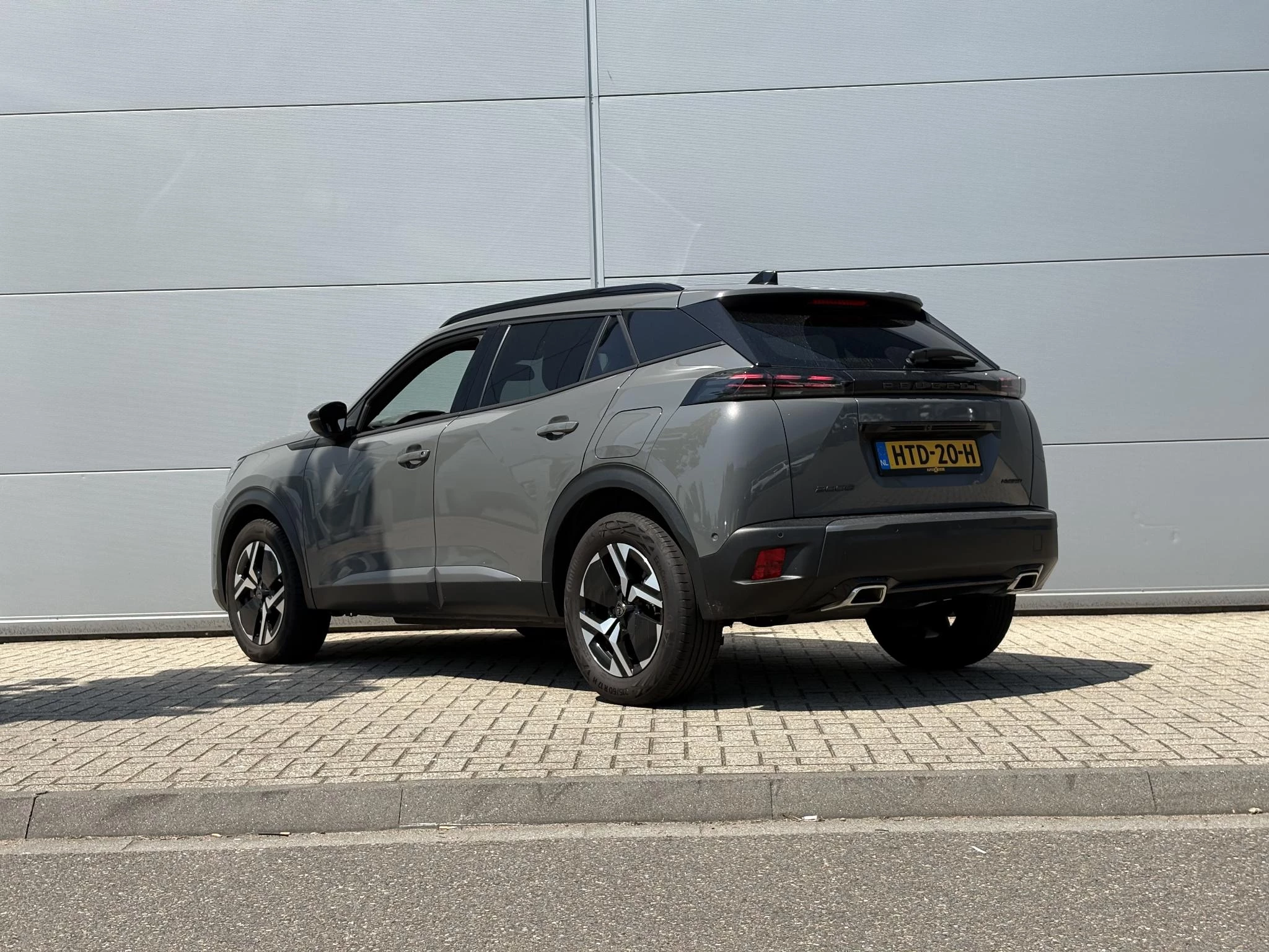 Peugeot 2008 1.2 Hybrid 136 Allure