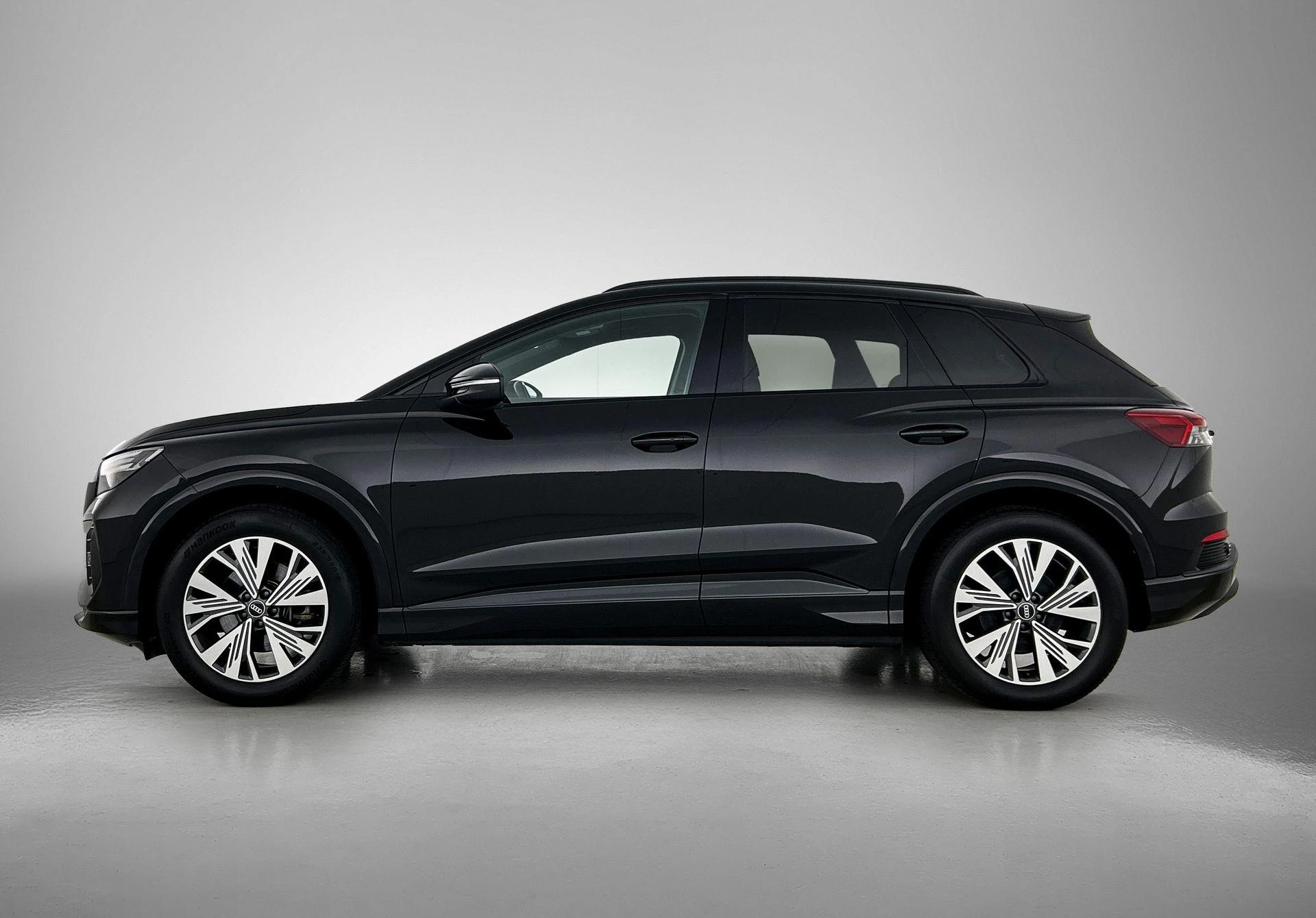 Audi-Q4 e-tron-image-2