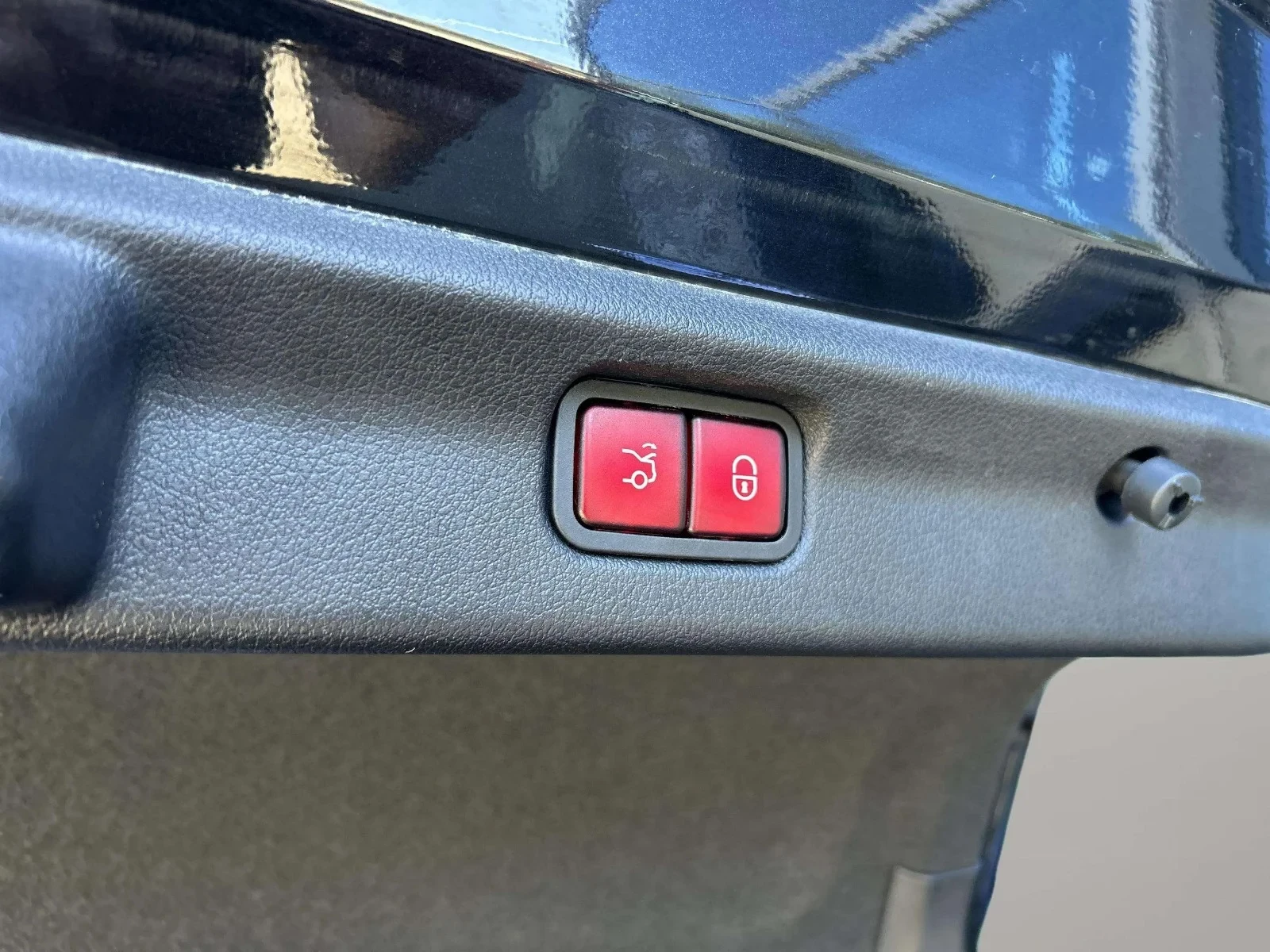 Mercedes-Benz-EQE-image-22