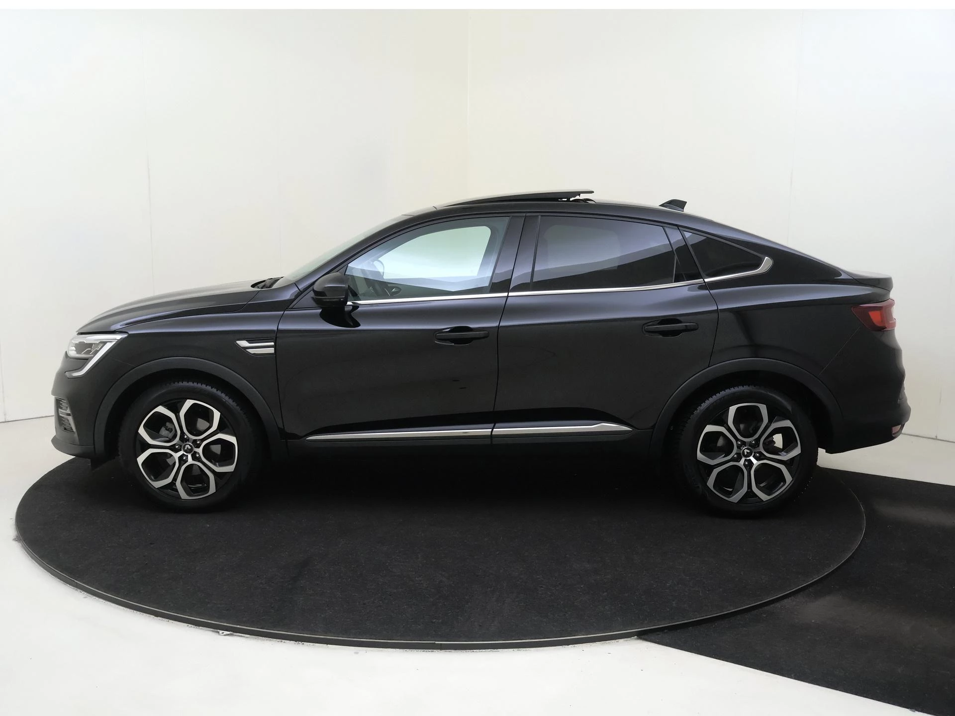 Renault-Arkana-image-7