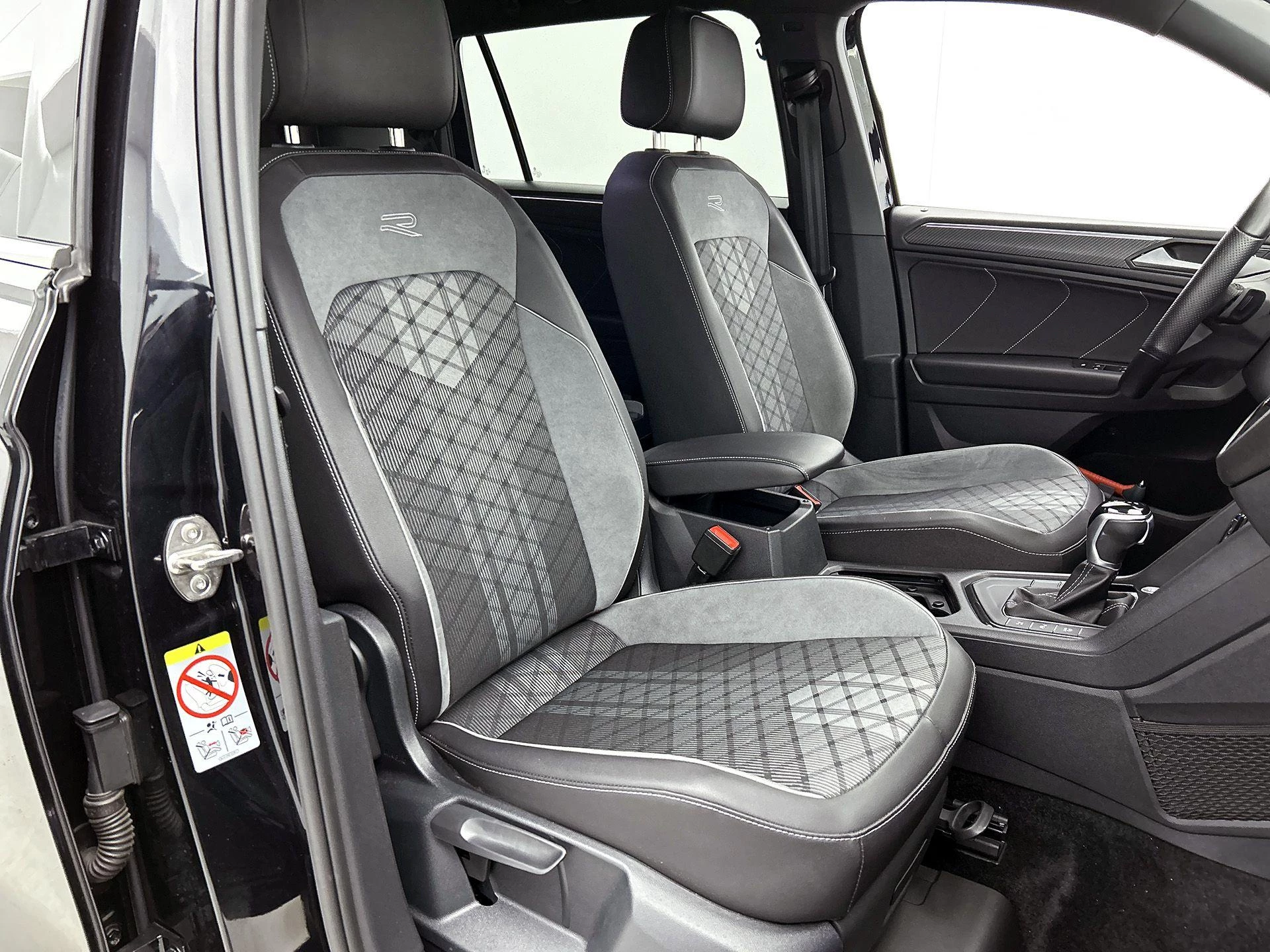 Volkswagen-Tiguan Allspace-image-41