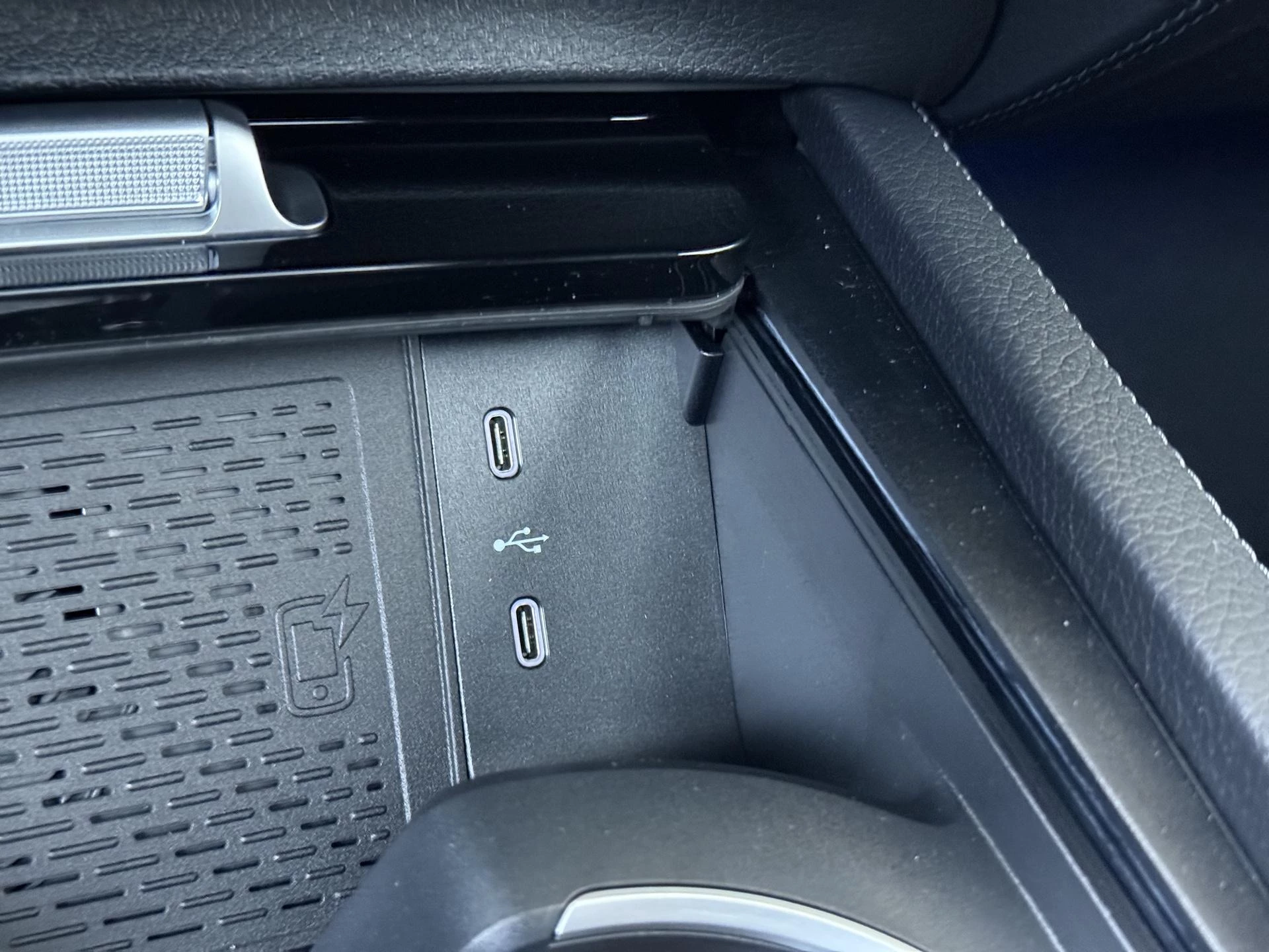 Mercedes-Benz-GLE-image-25