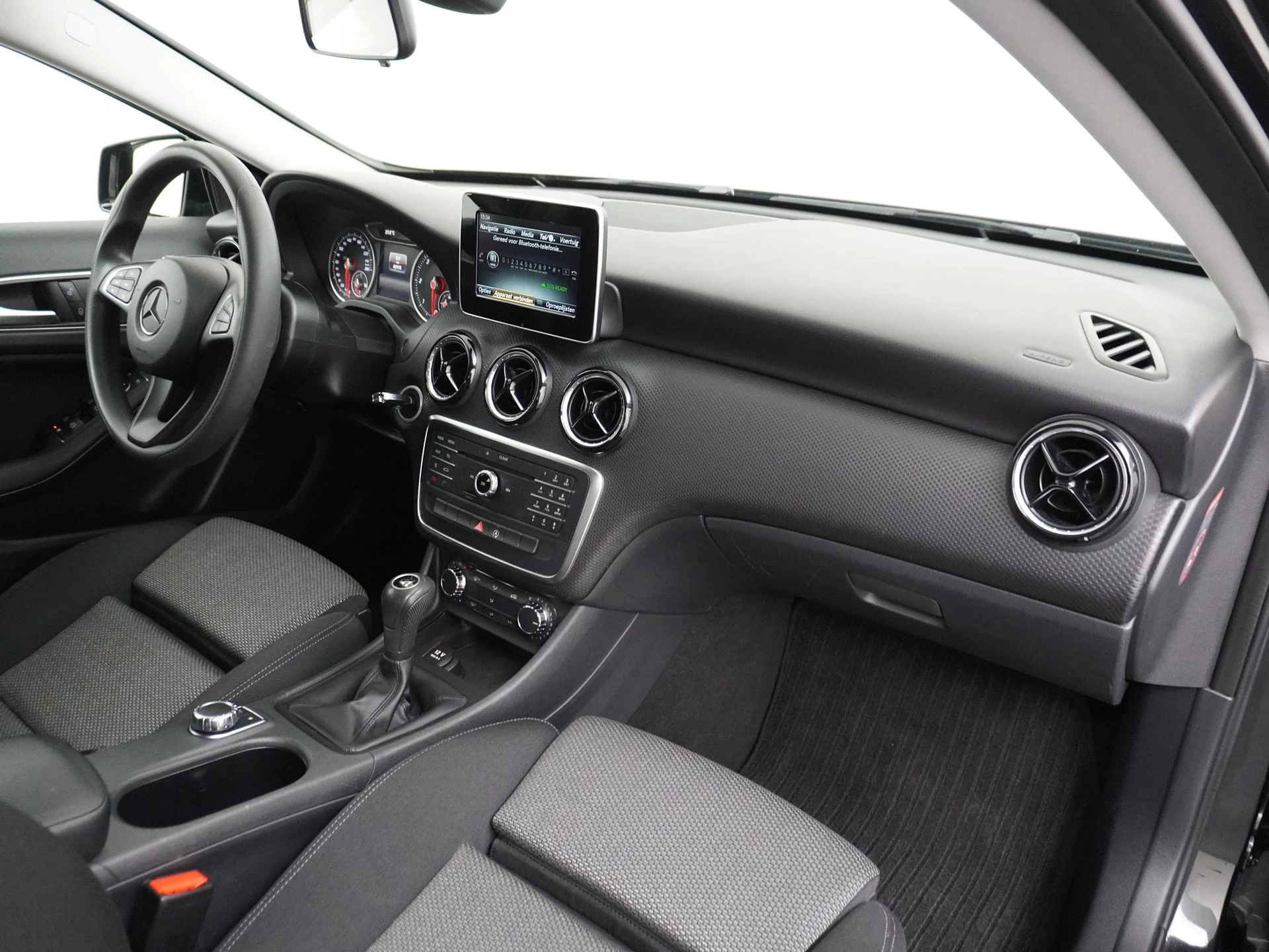 Mercedes-Benz-A-Klasse-image-29