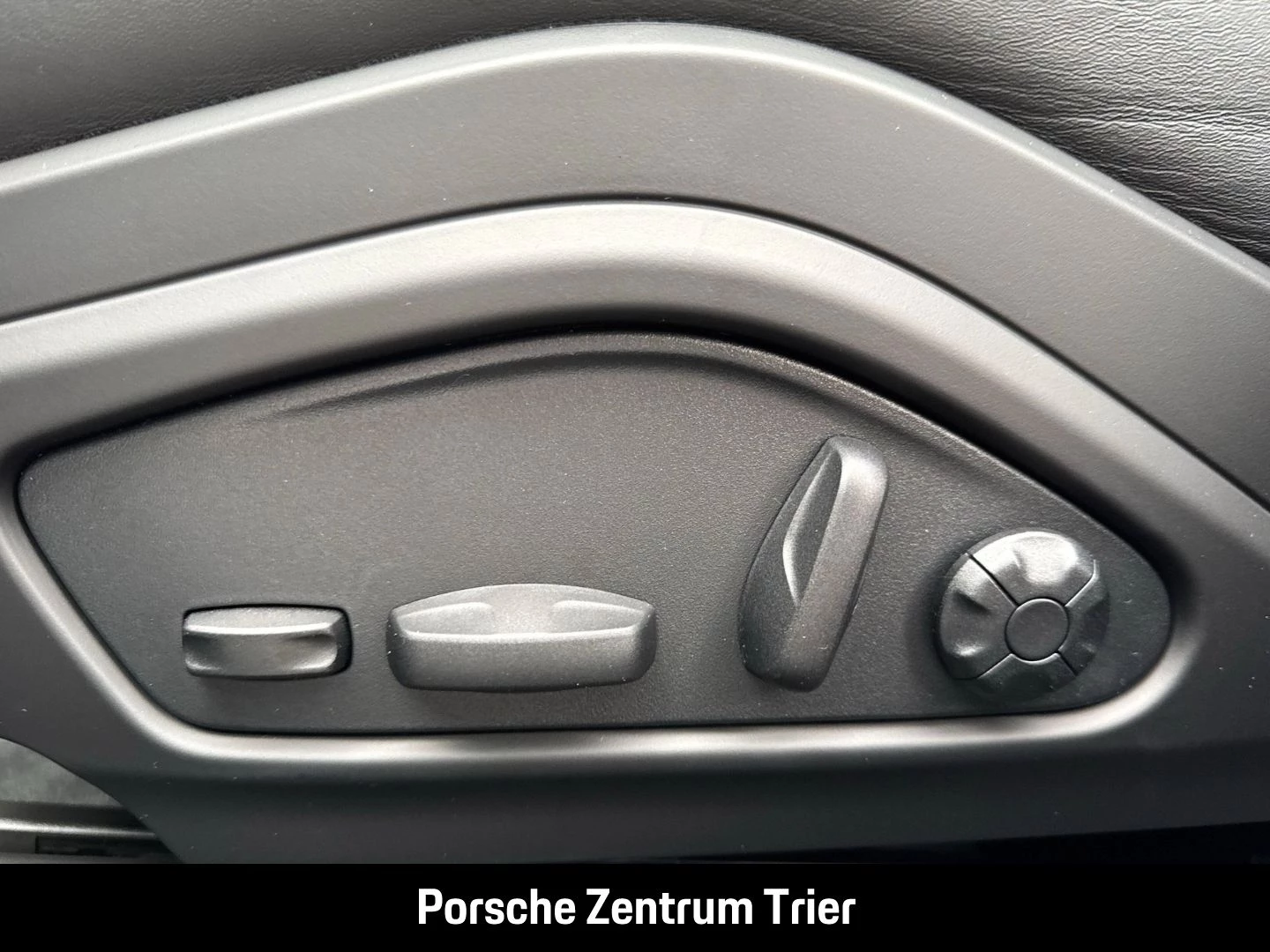 Porsche Panamera 4S E-Hybrid HA-Lenkung InnoDrive HeadUp -