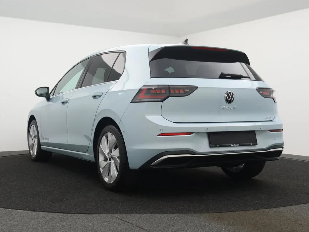 Volkswagen-Golf-image-5
