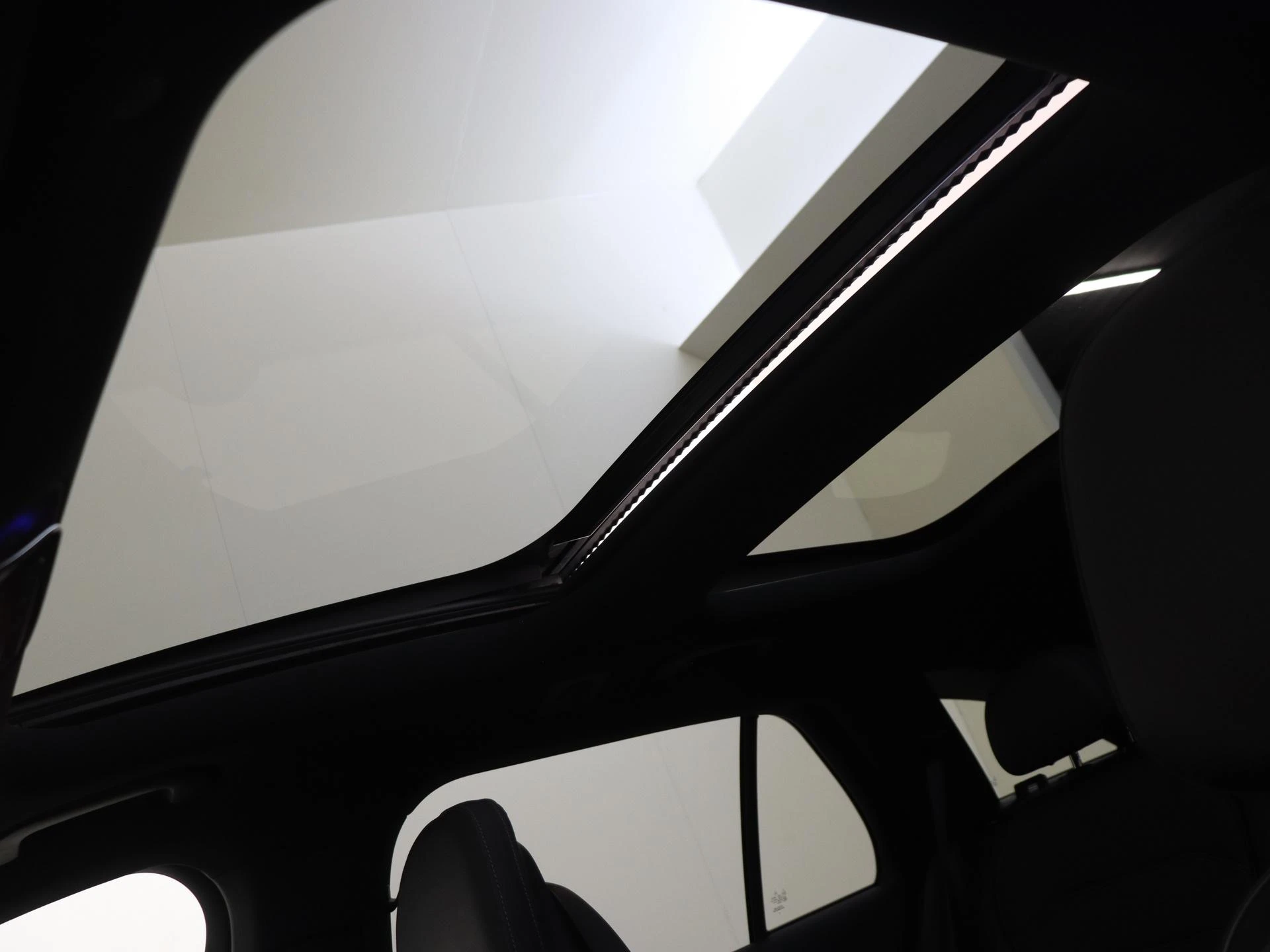 Mercedes-Benz-E-Klasse-image-26