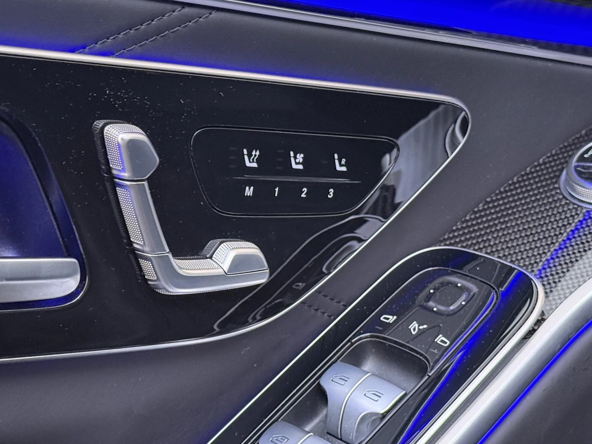 Mercedes-Benz-S-Klasse-image-35