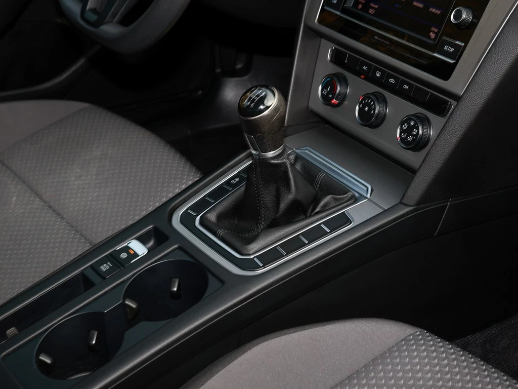 Volkswagen Passat 1.4 TSI Trendline Klima., PDC, 16"Alu., Composition Color,