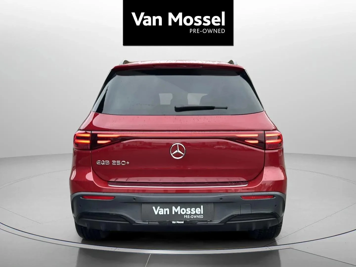 Mercedes-Benz-EQB-image-5