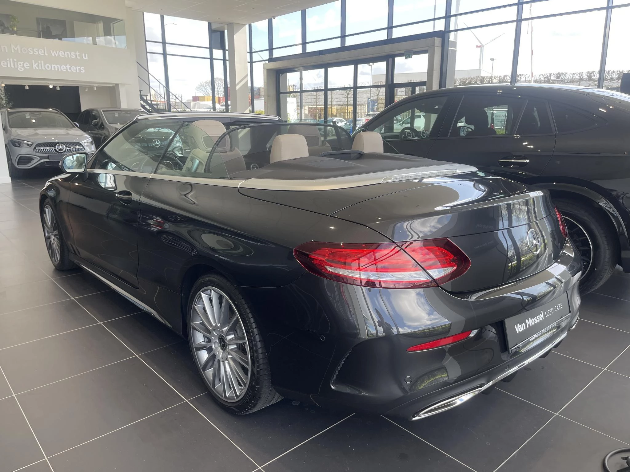 Mercedes-Benz Classe C 180 Cabriolet + AMG LINE + LEDER + CARPLAY +