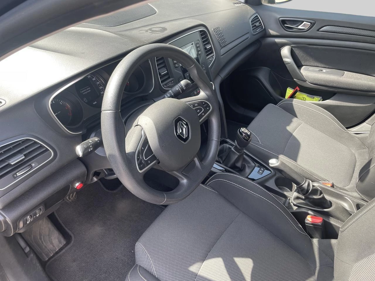 Renault-Mégane Grand Tour-image-8