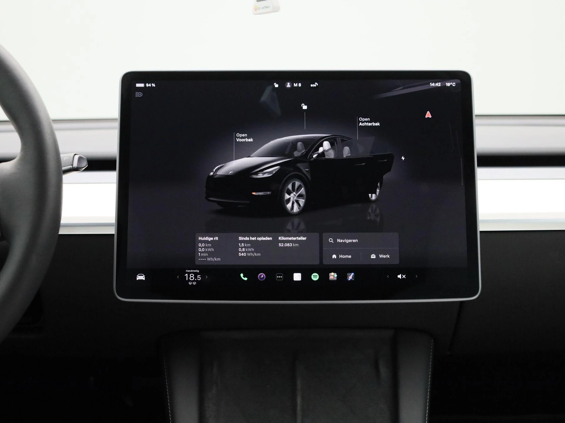 Tesla-Model Y-image-7