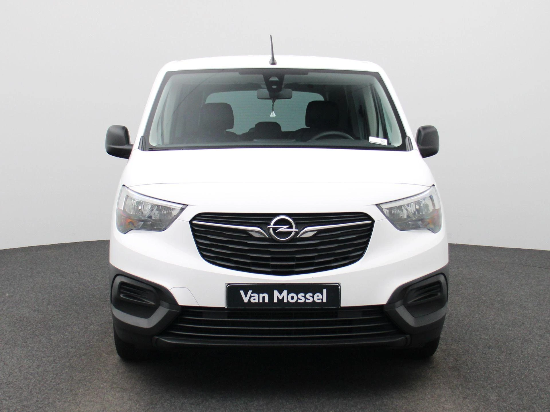 Opel-Combo Life-image-2