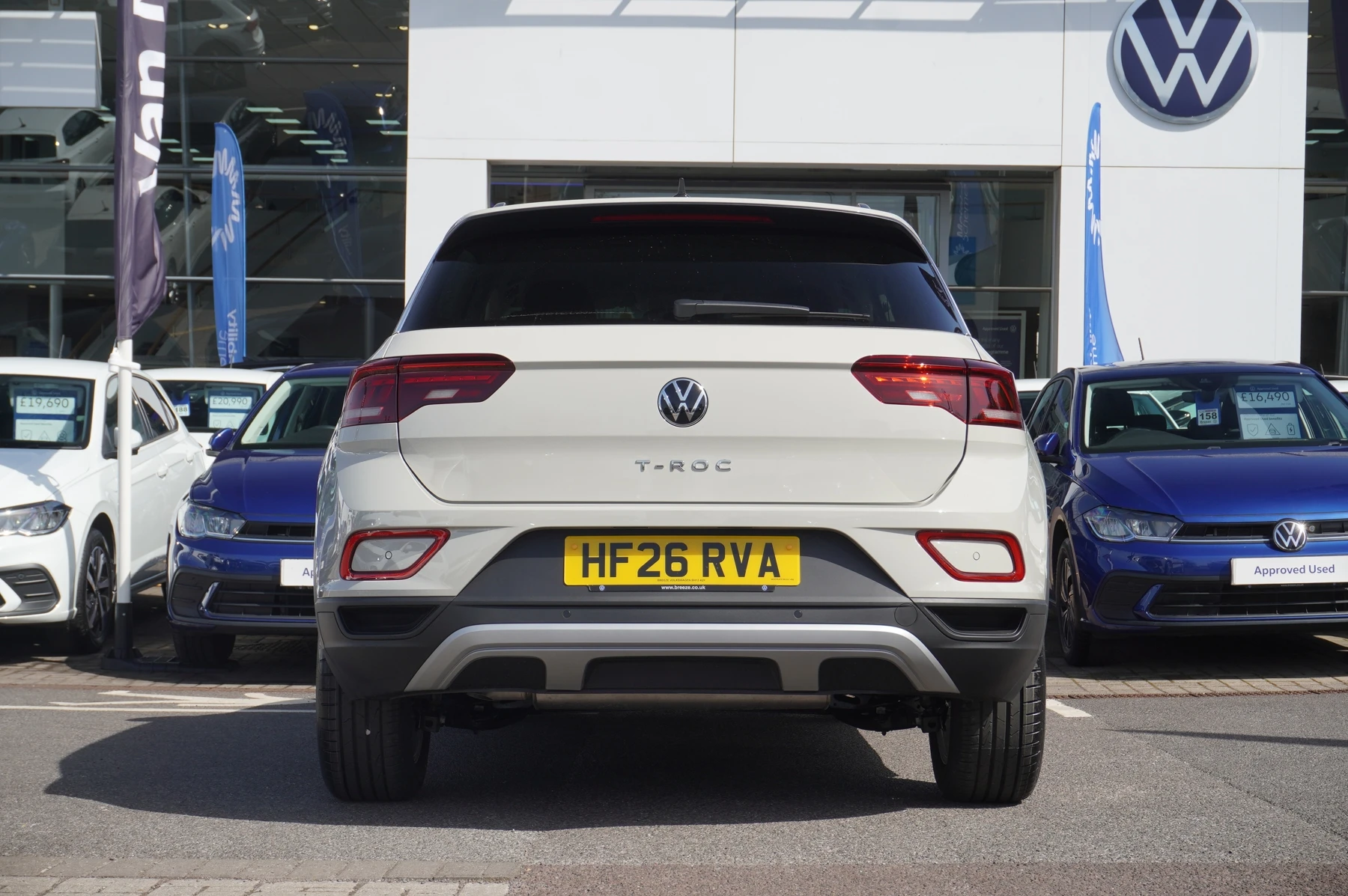 Volkswagen-T-Roc-image-13