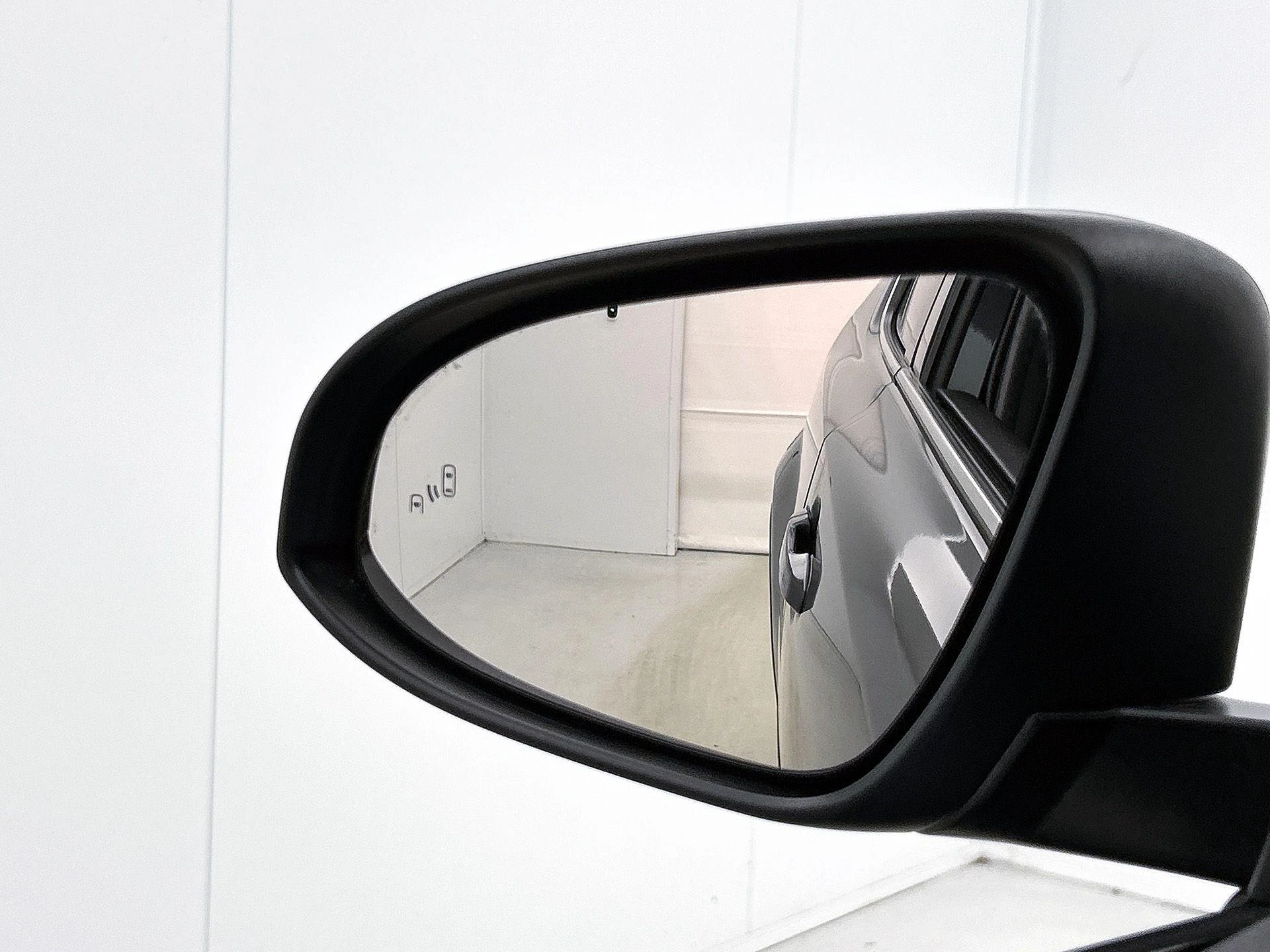 Toyota-C-HR-image-24