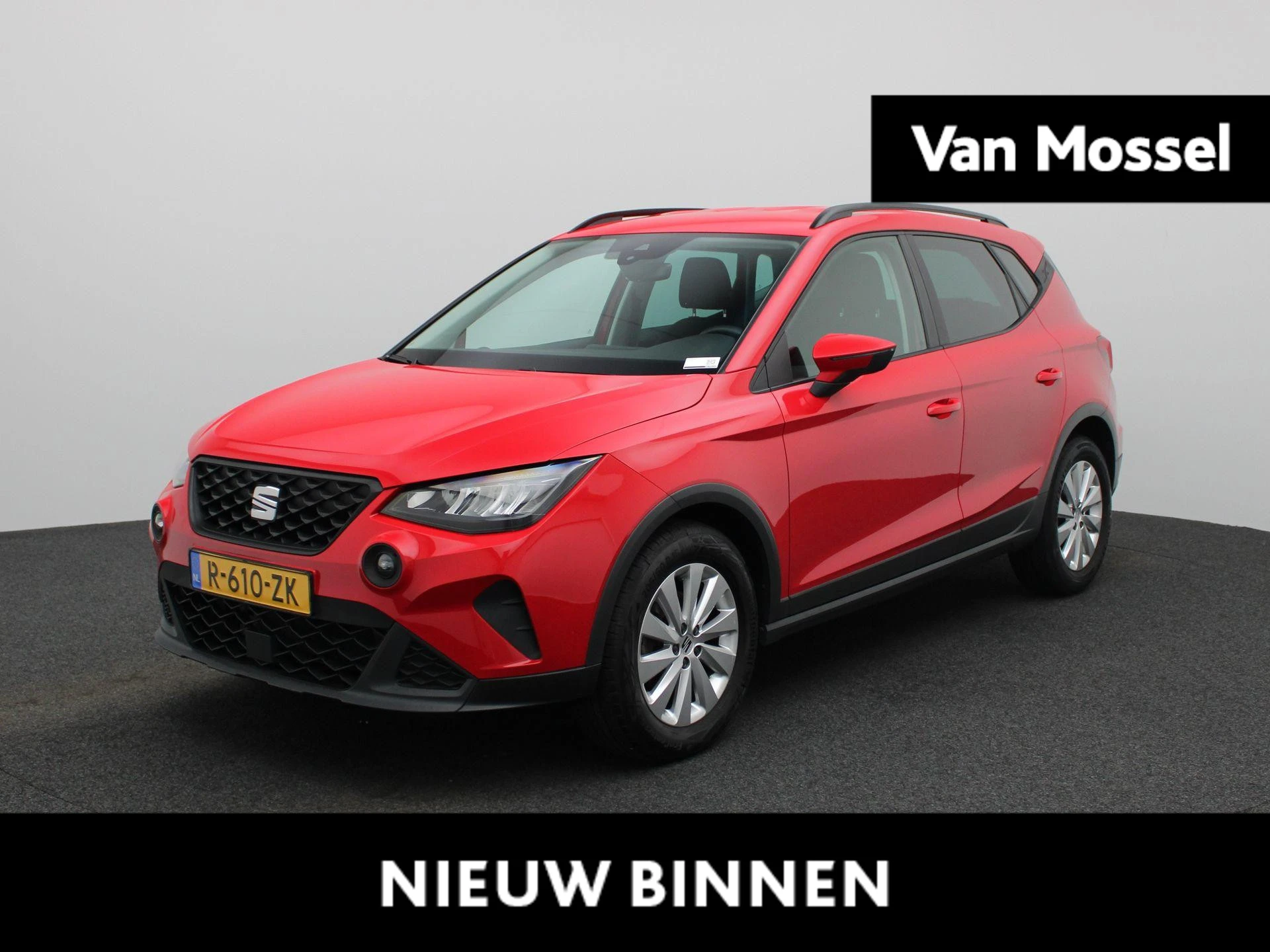 SEAT-Arona-image-0