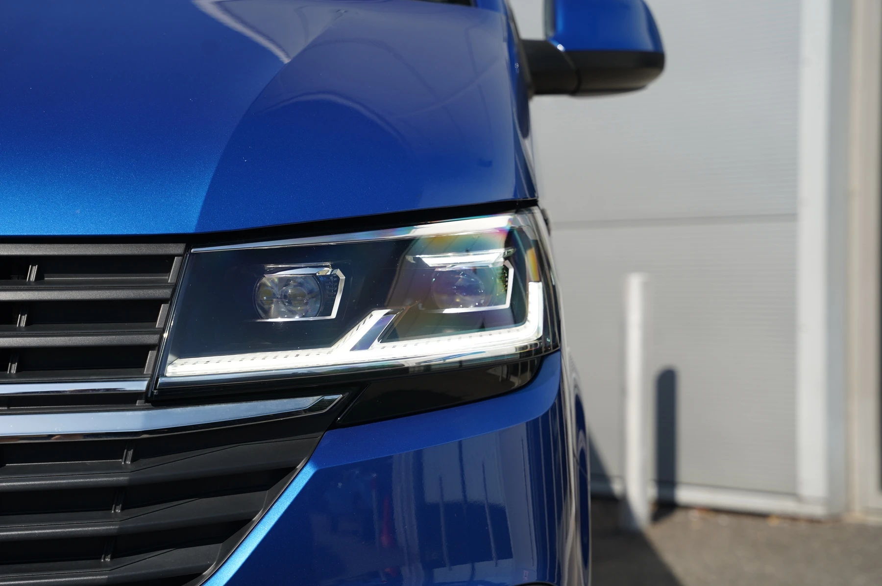 Volkswagen-Transporter-image-33