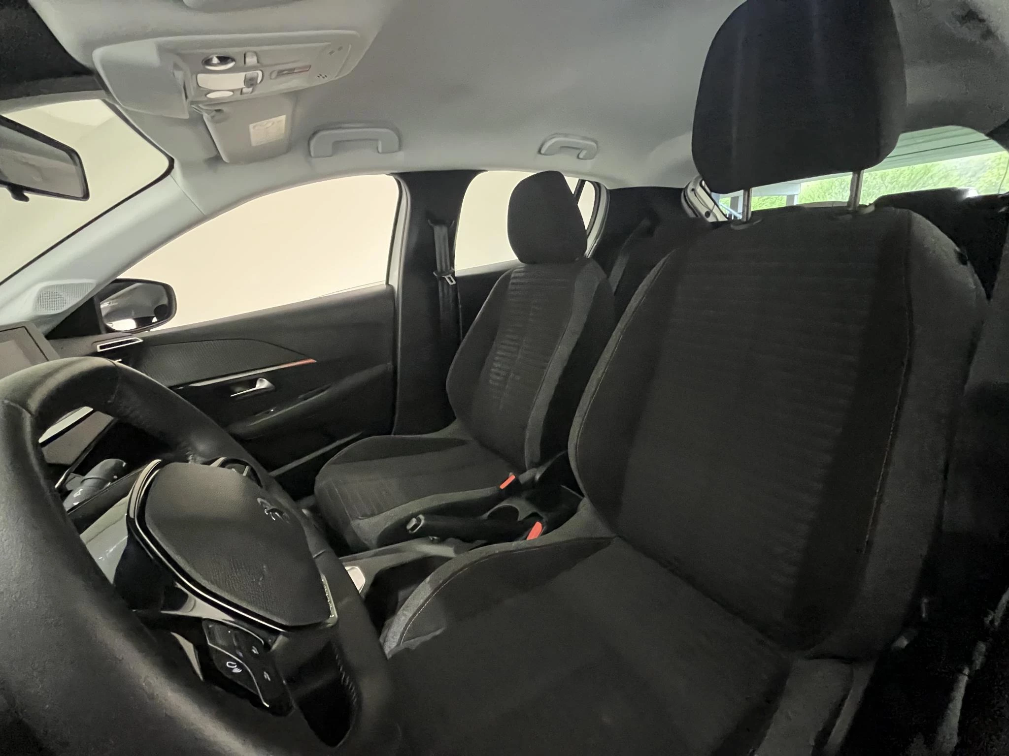 Peugeot-208-image-16