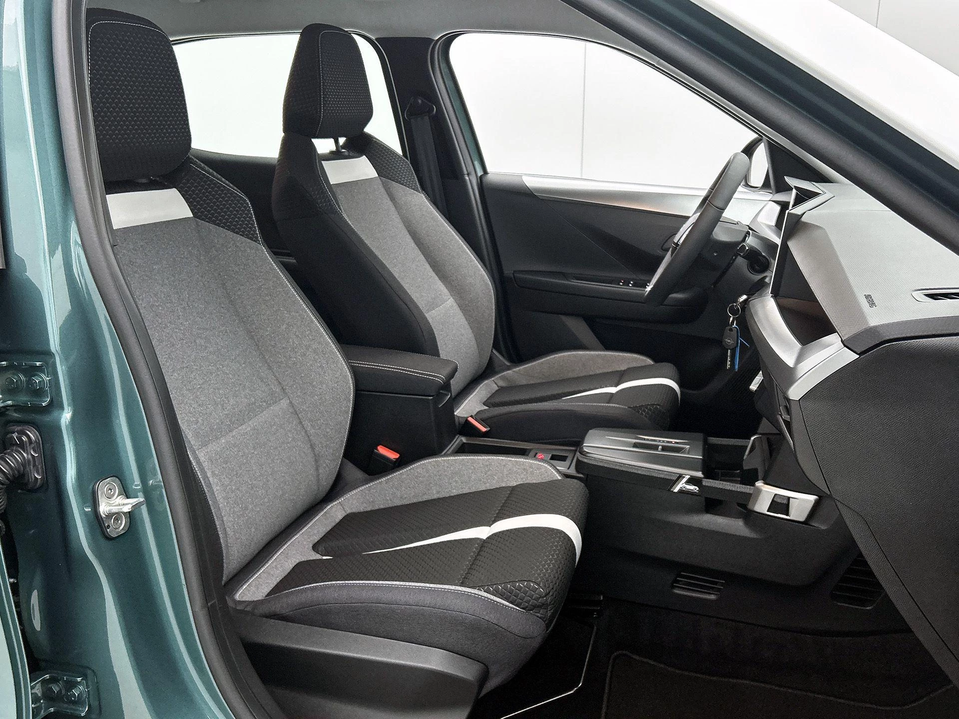 Opel Frontera 1.2 Turbo Hybrid Edition