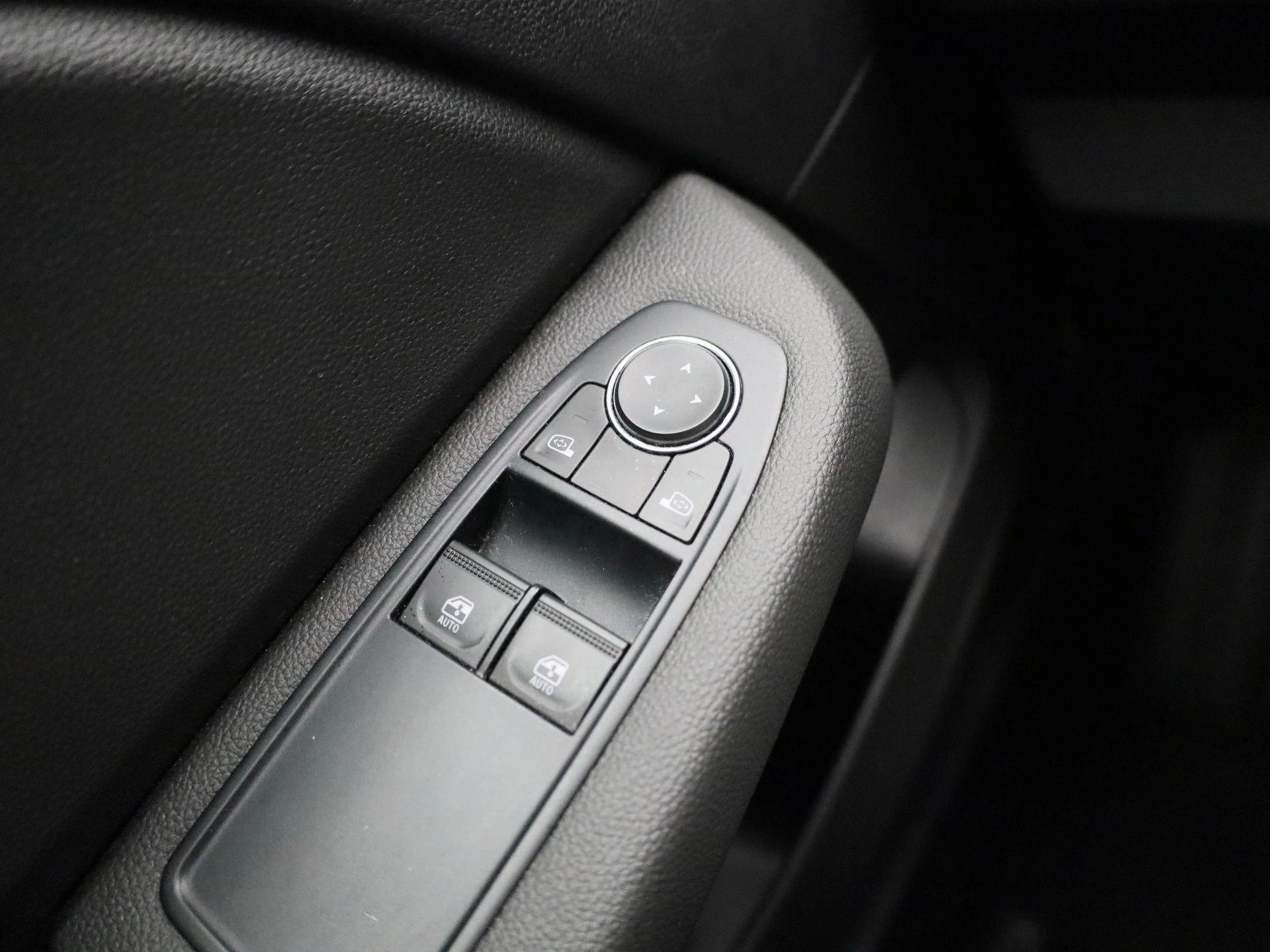 Renault-Clio-image-22