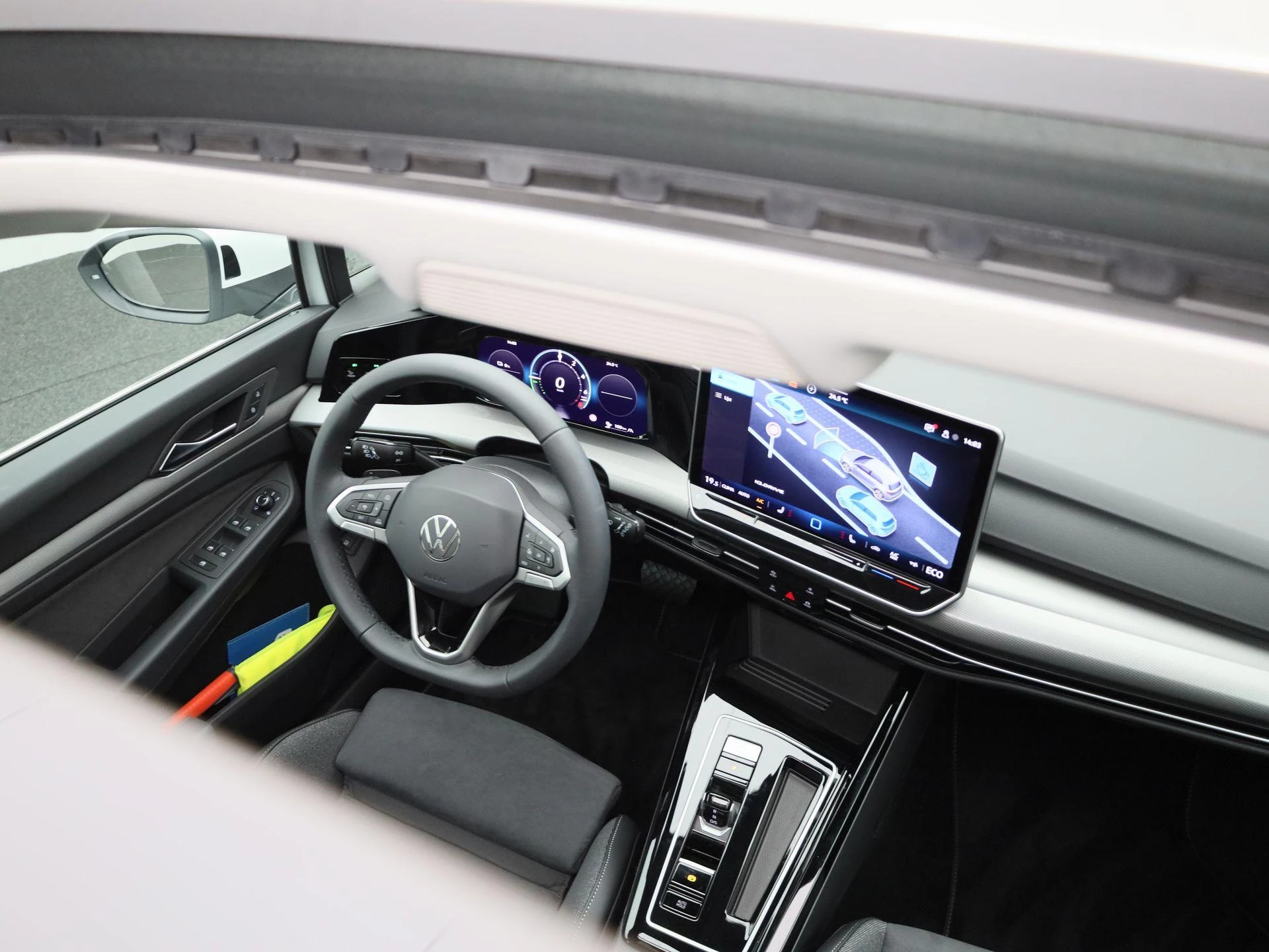 Volkswagen-Golf-image-35