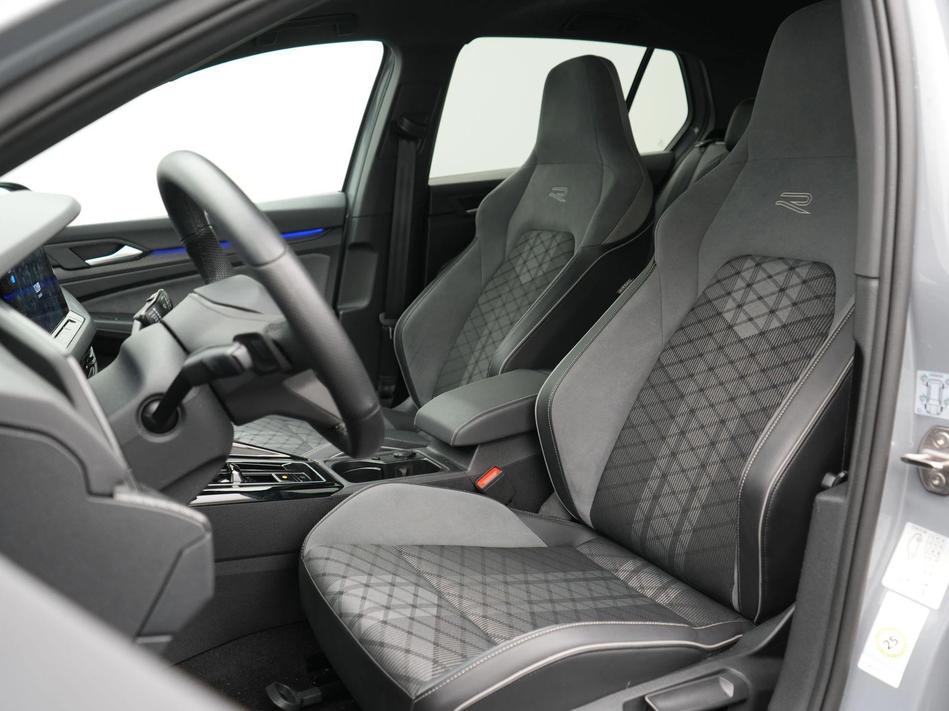 Volkswagen-Golf-image-8