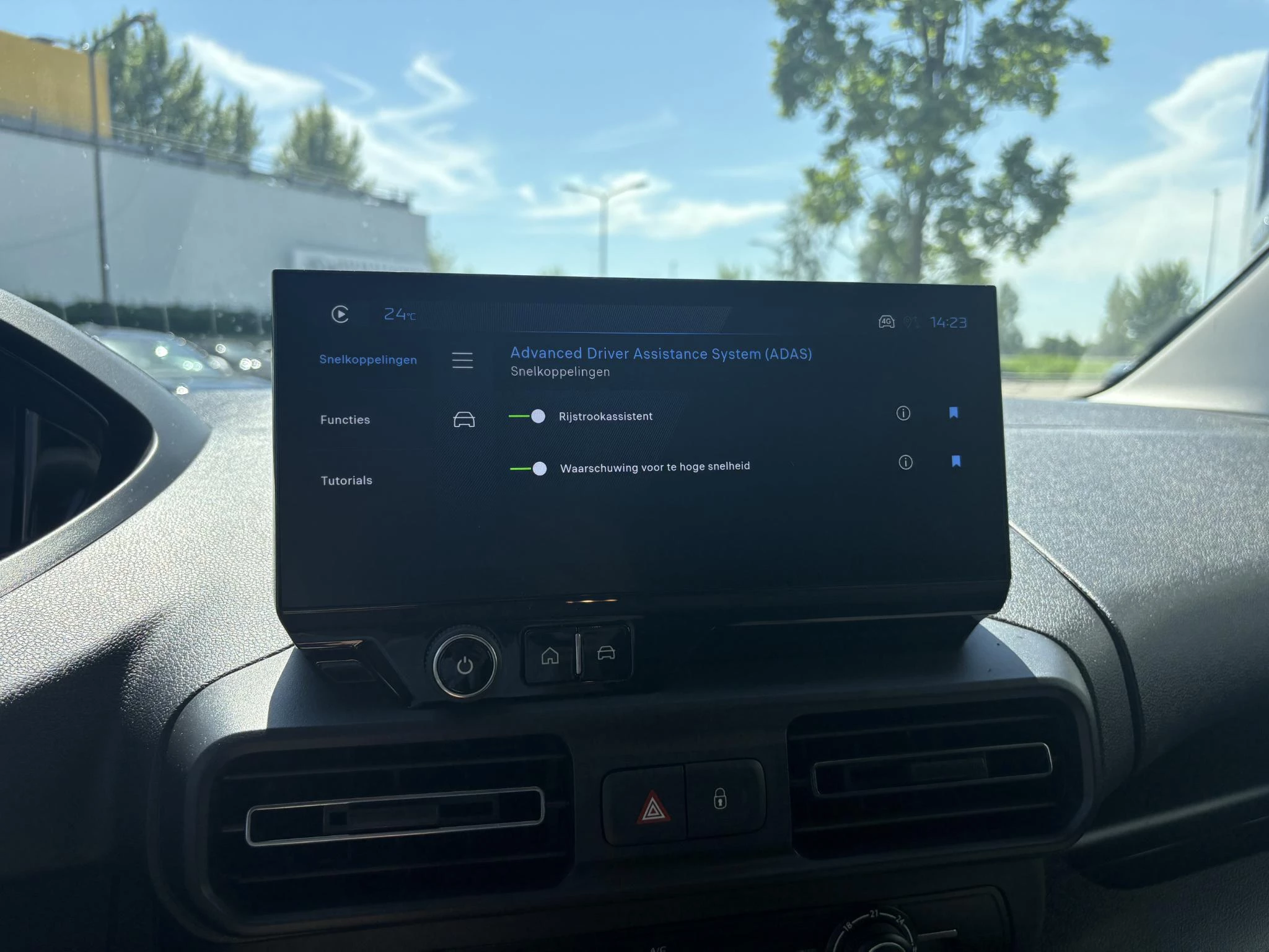 Peugeot-e-Partner-image-19
