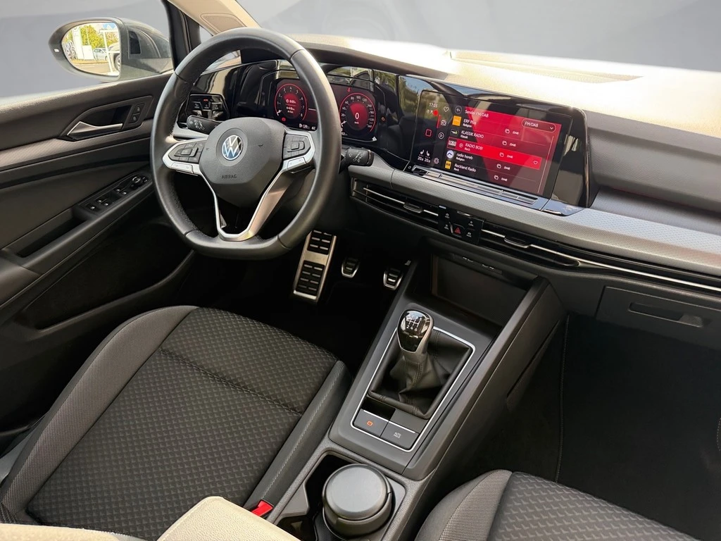 Volkswagen-Golf-image-11