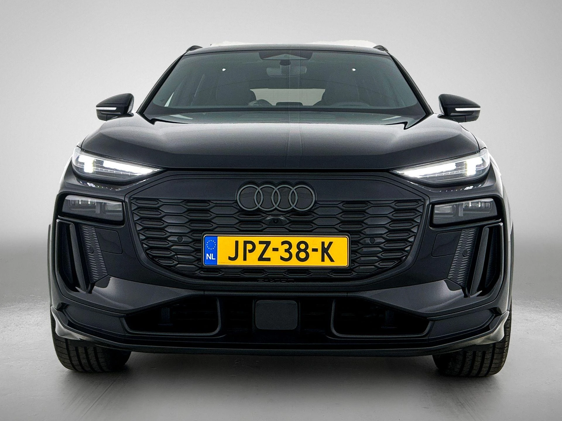 Audi-Q6 e-tron-image-4