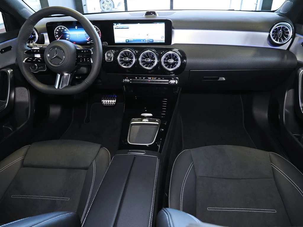 Mercedes-Benz-A-Klasse 200-image-11