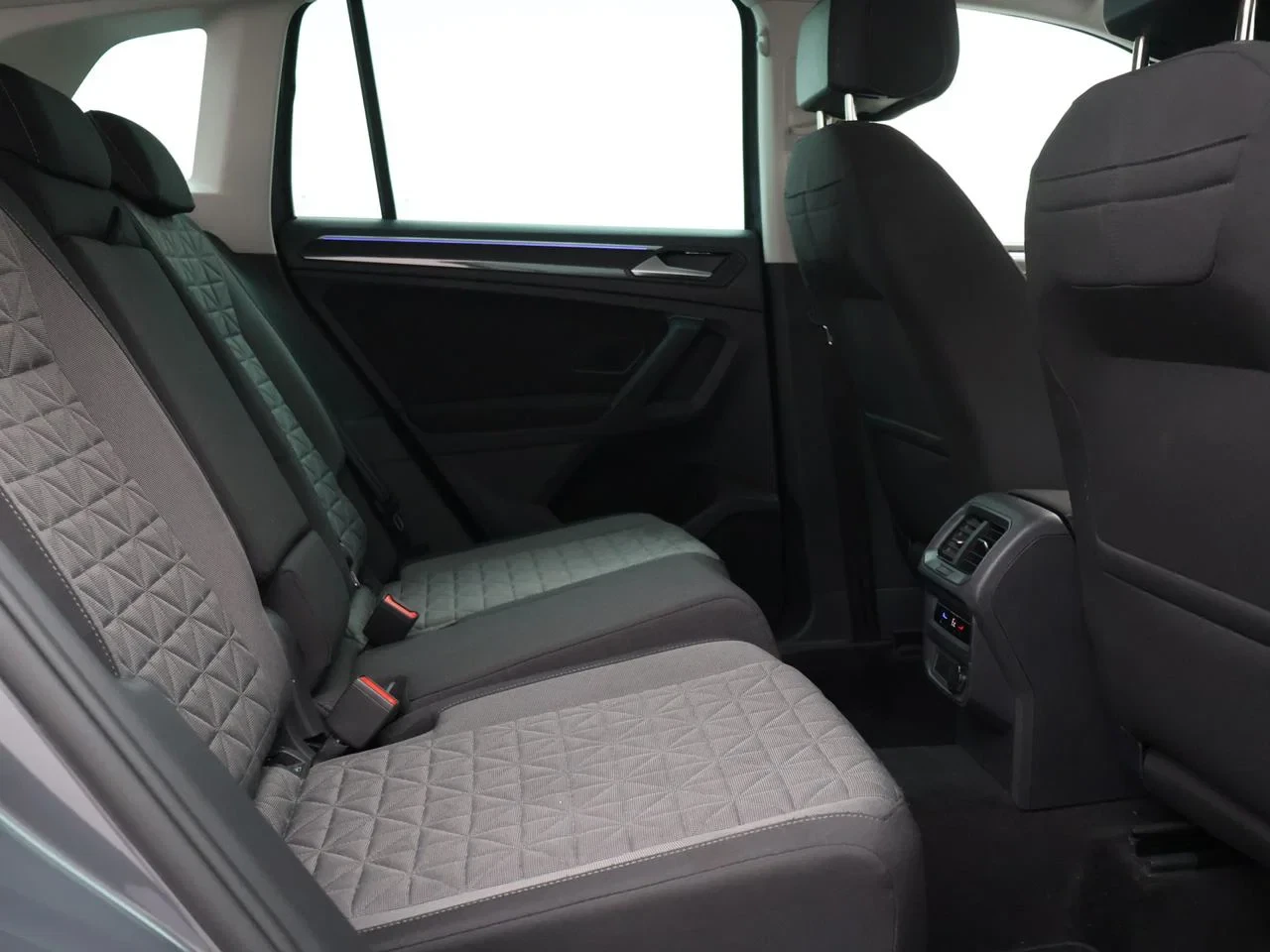 Volkswagen Tiguan eHybrid (PHEV) Tiguan PHEV eHybrid 1.4Life 245PK *AUTOMAAT*CAMERA*VIRTUAL COCKPIT*PDC*ACC*APP-CONNECT*...*