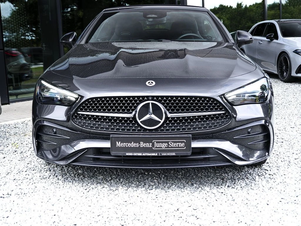 Mercedes-Benz-CLE 200-image-3