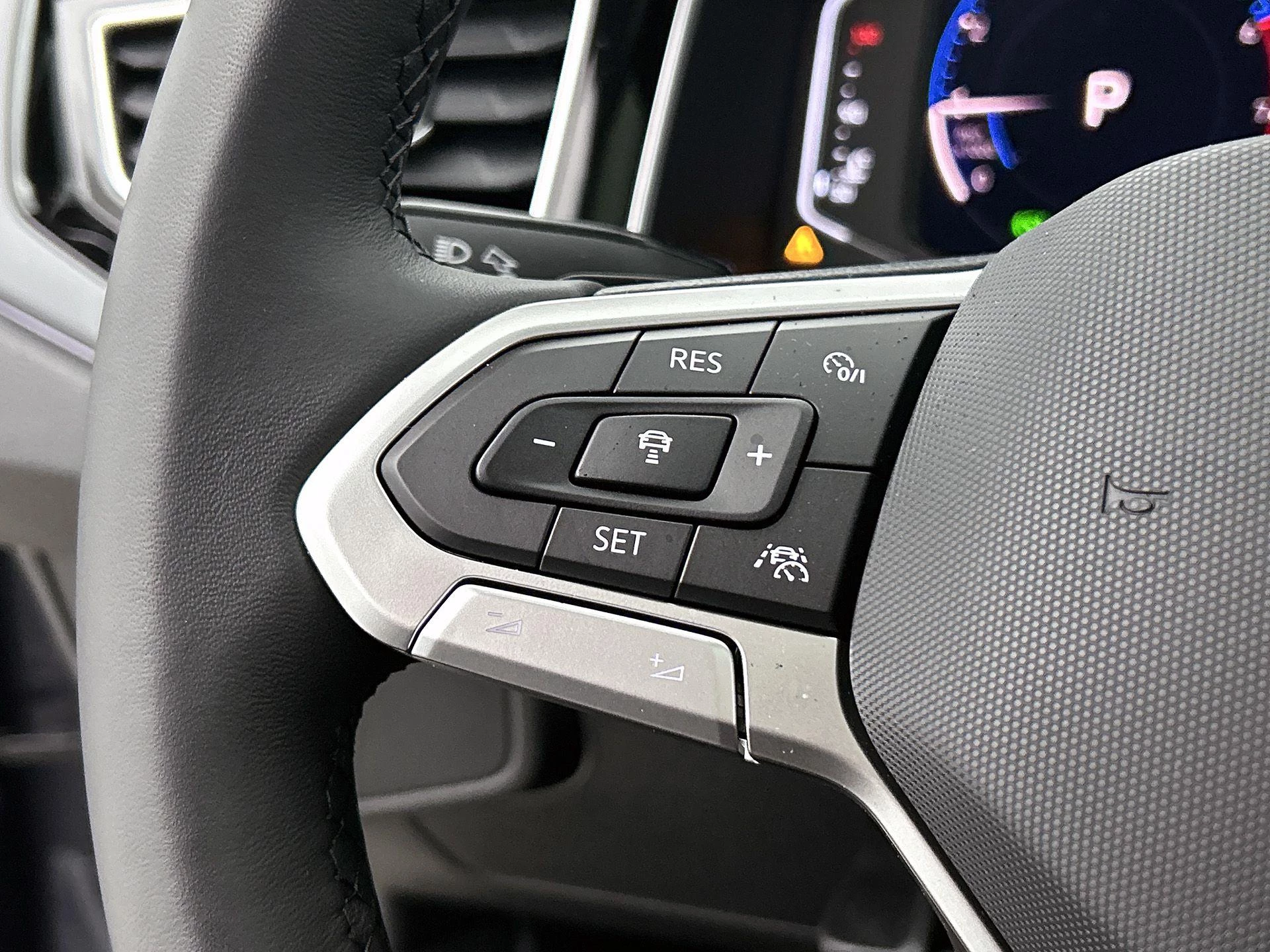 Volkswagen-Polo-image-5