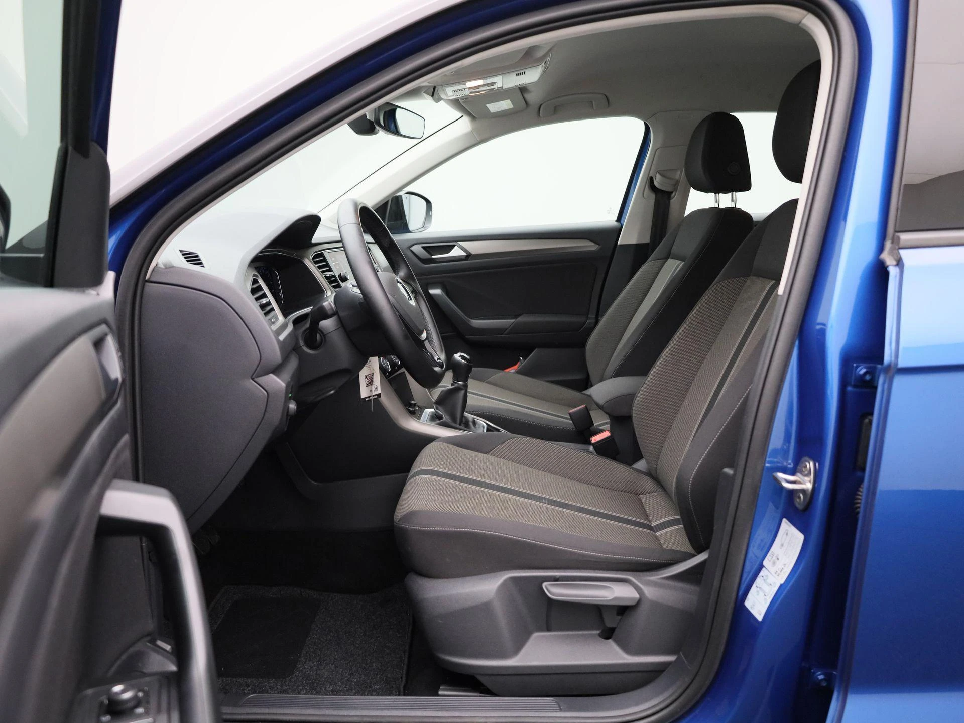 Volkswagen-T-Roc-image-10