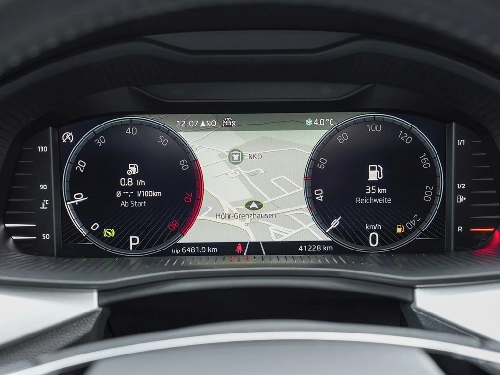 Škoda Kamiq 1,0 TSI DSG Ambition,LED,ACC,ALU Kamera,Climatronic,Park-Pilot