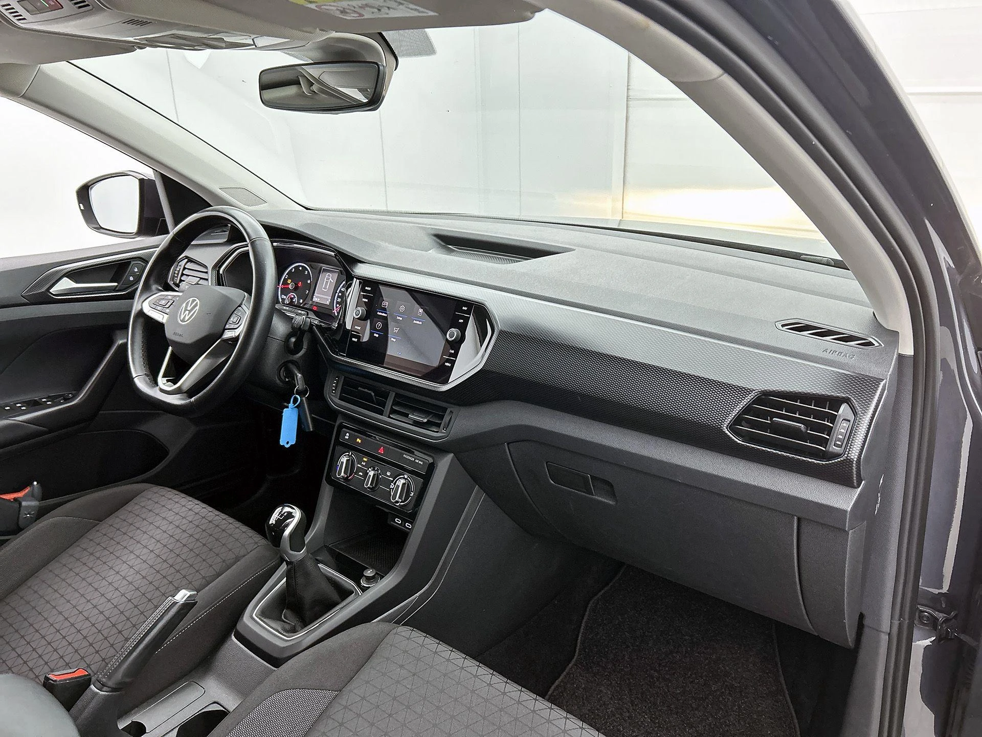 Volkswagen-T-Cross-image-20