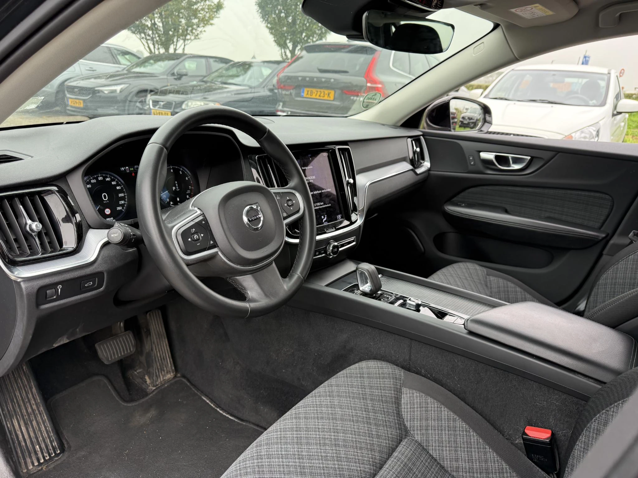 Volvo-V60-image-14